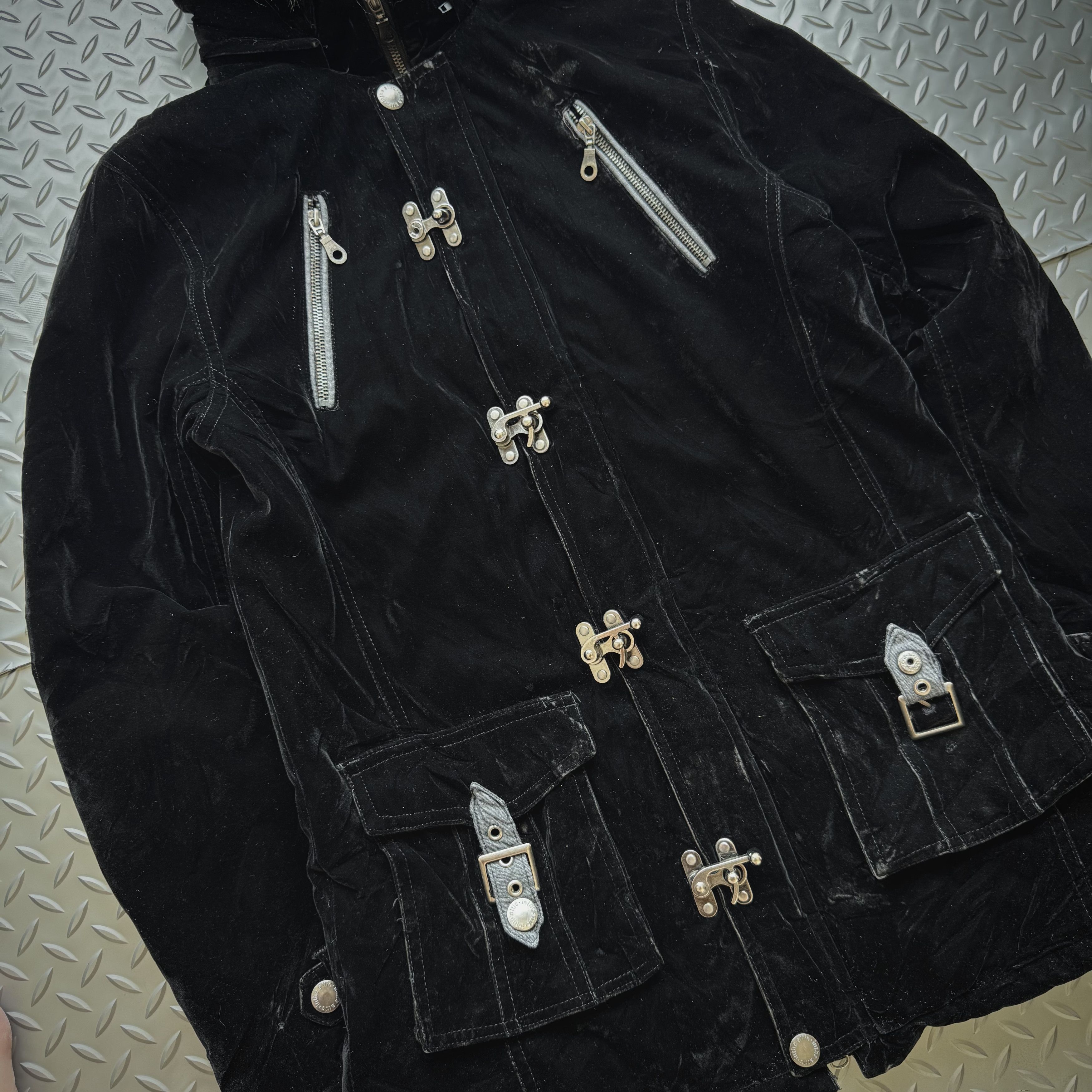 In The Attic In The Attic Fur Hood Toggle Jacket (Archive / Y2K) Size US M / EU 48-50 / 2 - 4 Thumbnail