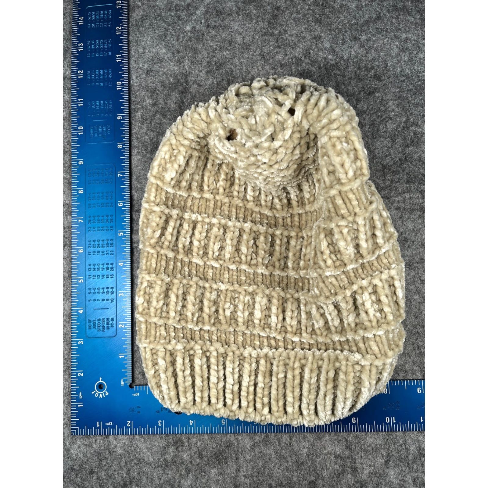 Vintage Elegant Essence Beanie Hat Unisex Adults One Size Green 100% Polyester Knit Size ONE SIZE - 5 Thumbnail