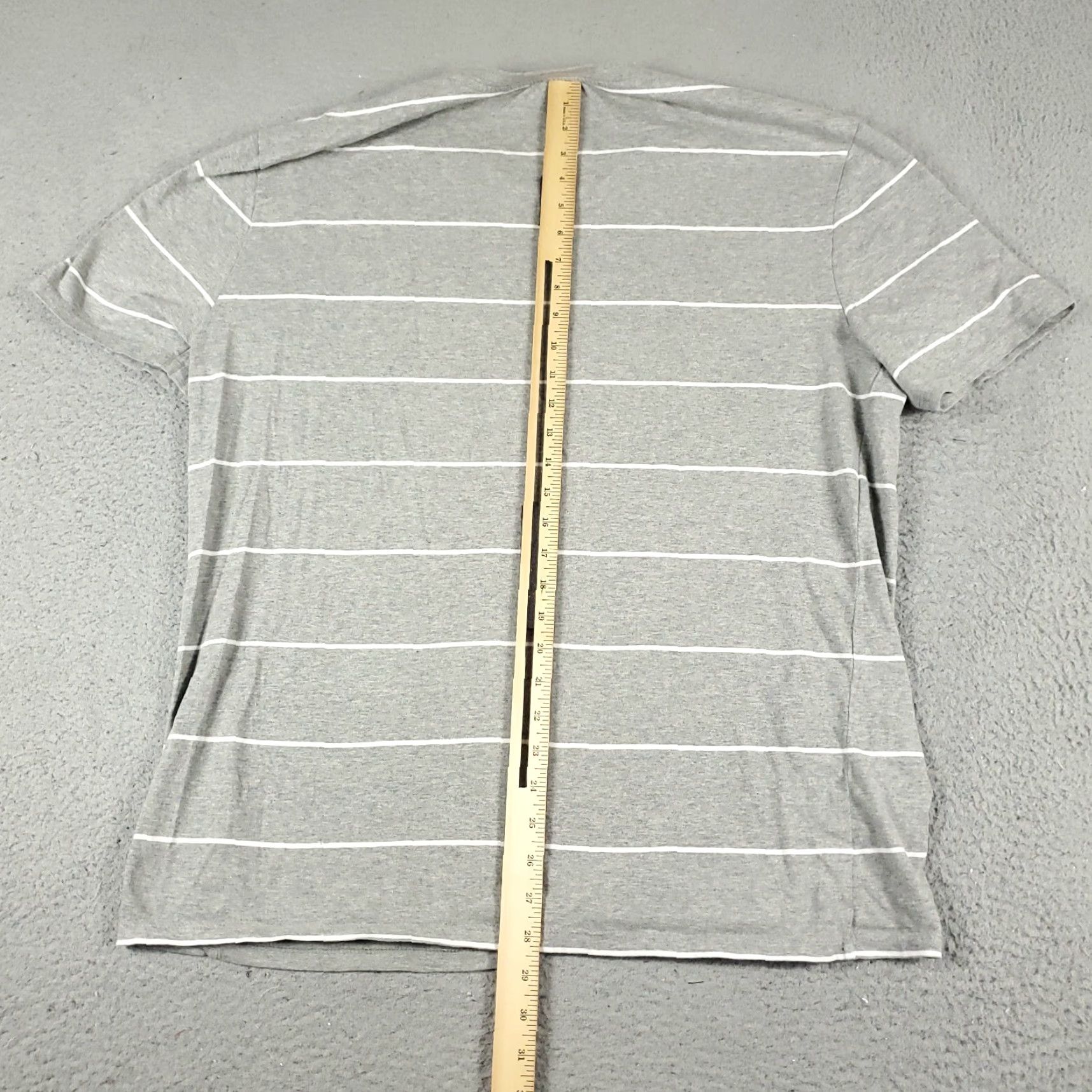 Tommy Hilfiger Tommy Hilfiger Gray Striped T-Shirt Mens Adult XL Casual Short Sleeve Regular Fit Size US XL / EU 56 / 4 - 4 Thumbnail