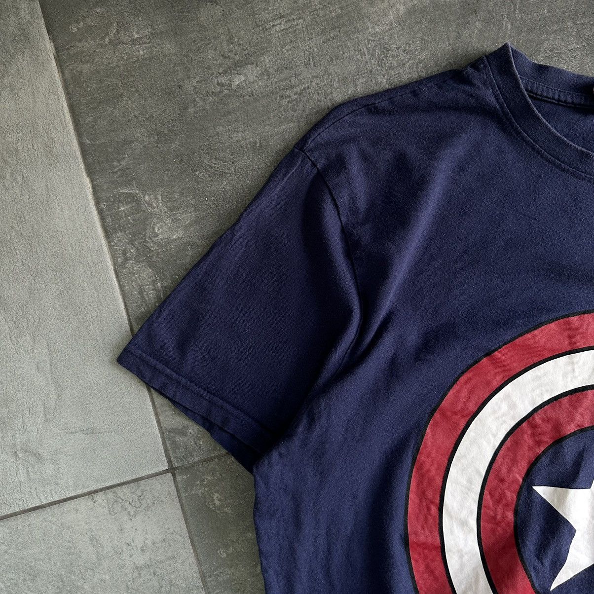 Marvel Comics × Vintage Vintage DC Marvel Comics T-shirts Capitan America Big Logo Size US L / EU 52-54 / 3 - 6 Thumbnail