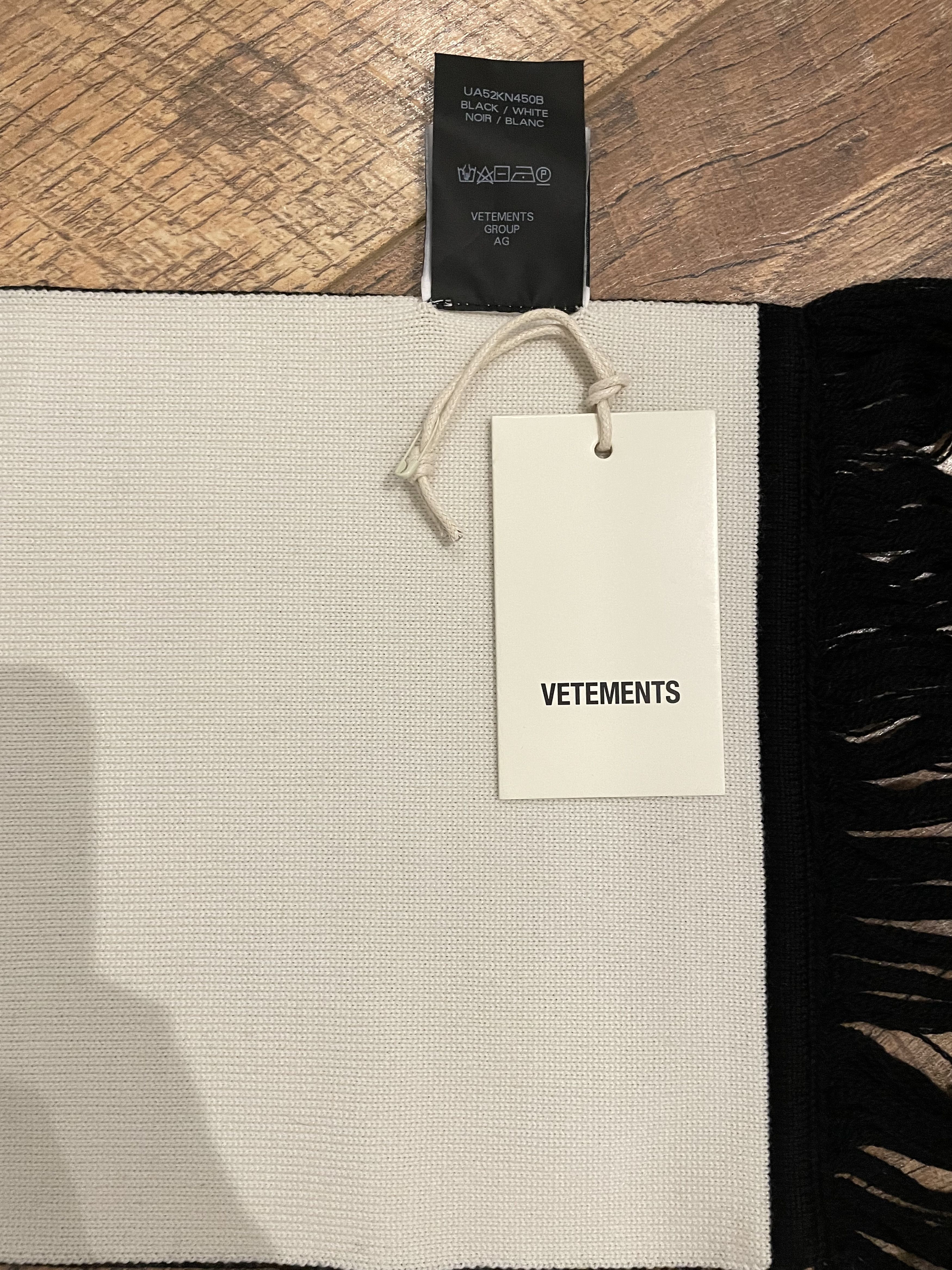 Vetements VETEMENTS logo-print fringed scarf "Black/White" Size ONE SIZE - 6 Thumbnail