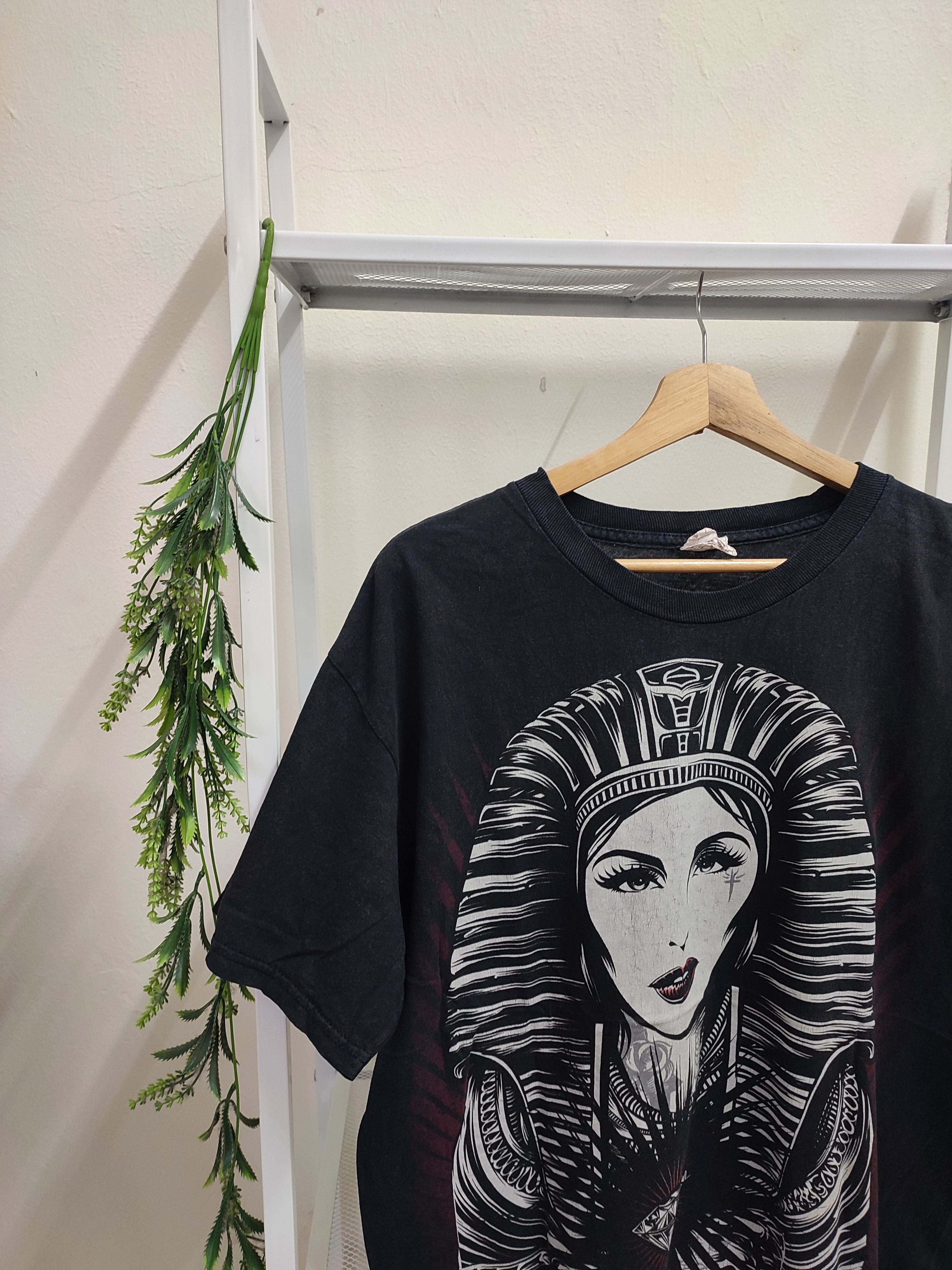 Alstyle Vintage Egyptian Goth Girl Tees Size US L / EU 52-54 / 3 - 3 Thumbnail