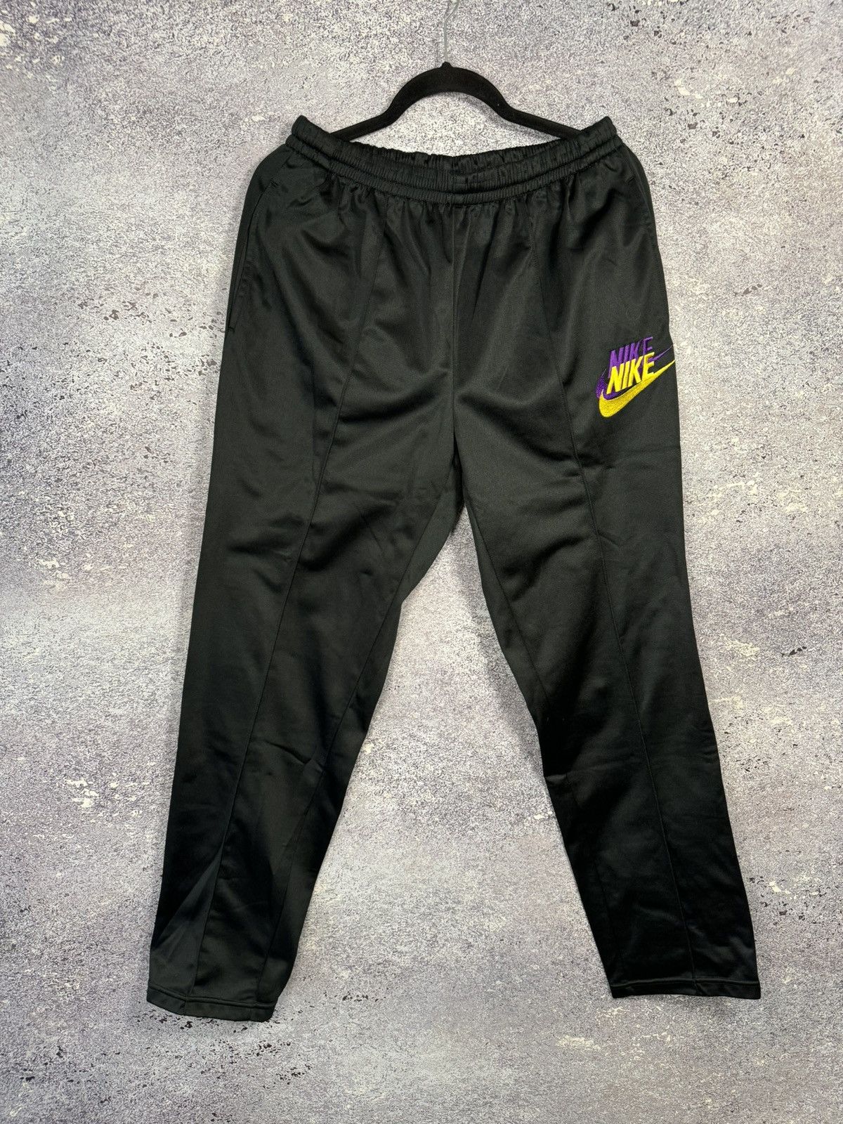 Japanese Brand × Nike × Vintage Vintage 90’s Nike sweatpants y2k oldmoney travis Size US 33 - 1 Thumbnail