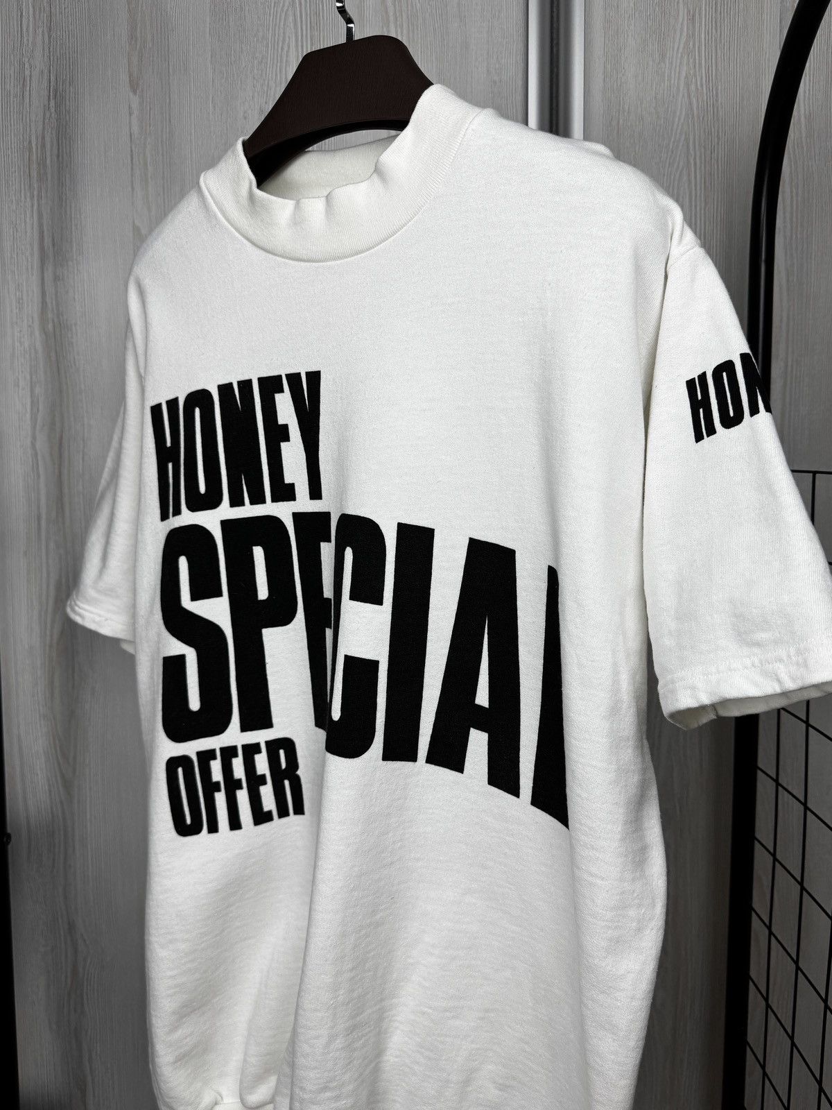 Band Tees Honey Special Offer vintage Radio station music sweatshirt Size US L / EU 52-54 / 3 - 5 Thumbnail