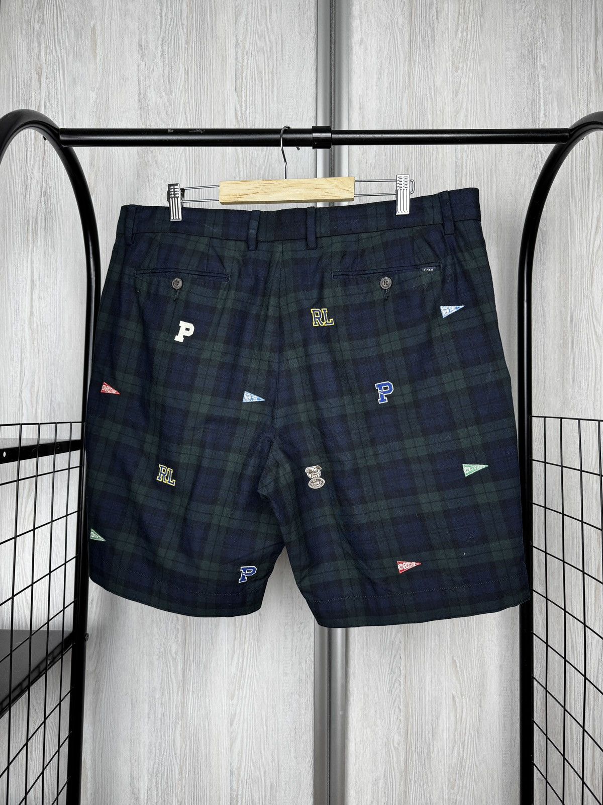 Polo Ralph Lauren Polo Ralph Lauren Blackwatch Tartan Shorts College Pennants Size US 36 / EU 52 - 7 Thumbnail