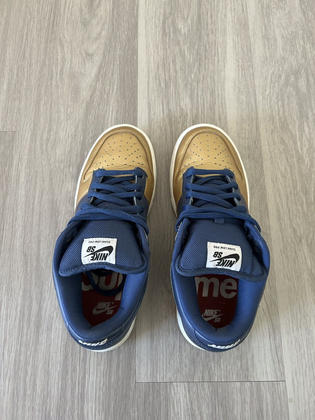 Nike × Supreme Supreme X Nike Dunk Low SB Metallic Gold Size 8.5 Size US 8.5 / EU 41-42 - 4 Thumbnail