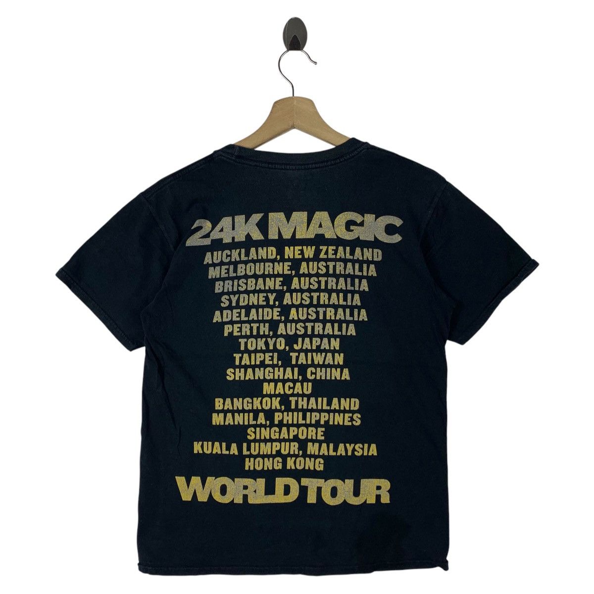 Band Tees BRUNO MARS 24k magic world tour tee Size US S / EU 44-46 / 1 - 4 Thumbnail