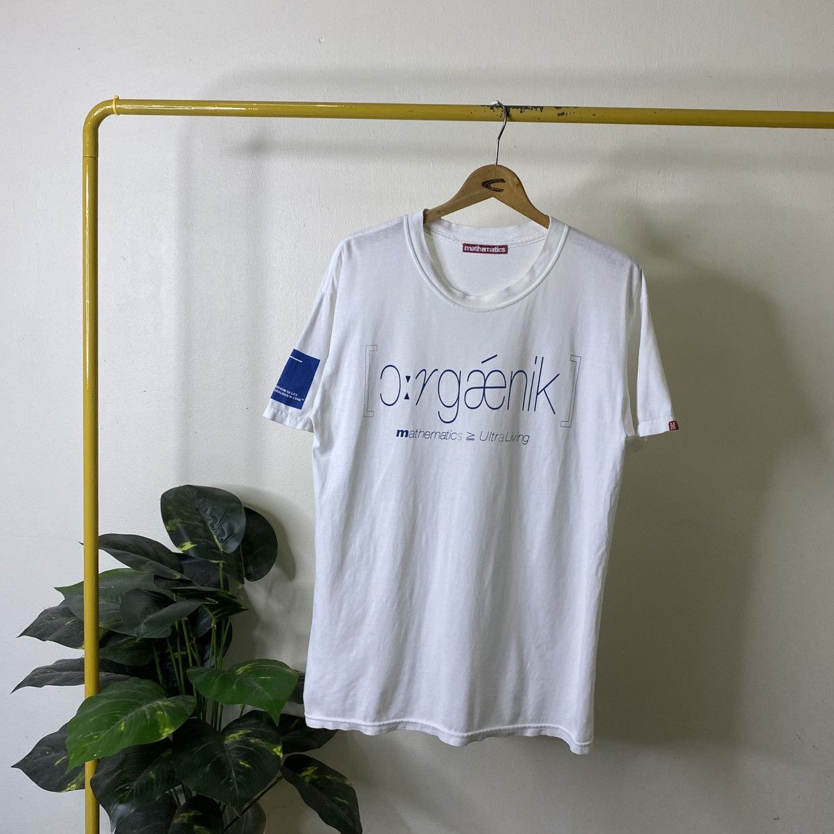 Vintage Vintage 2000s Mathematics Ultra Living T Shirt Streetwear Size US M / EU 48-50 / 2 - 1 Thumbnail