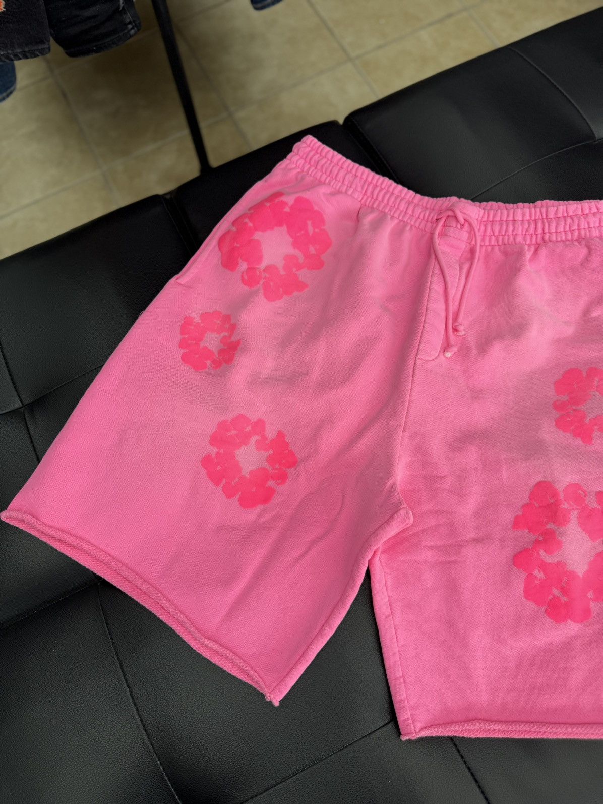 DENIM TEARS Denim Tears 2025 Cotton Wreath Shorts Pink Size XXL Size US 38 / EU 54 - 3 Thumbnail