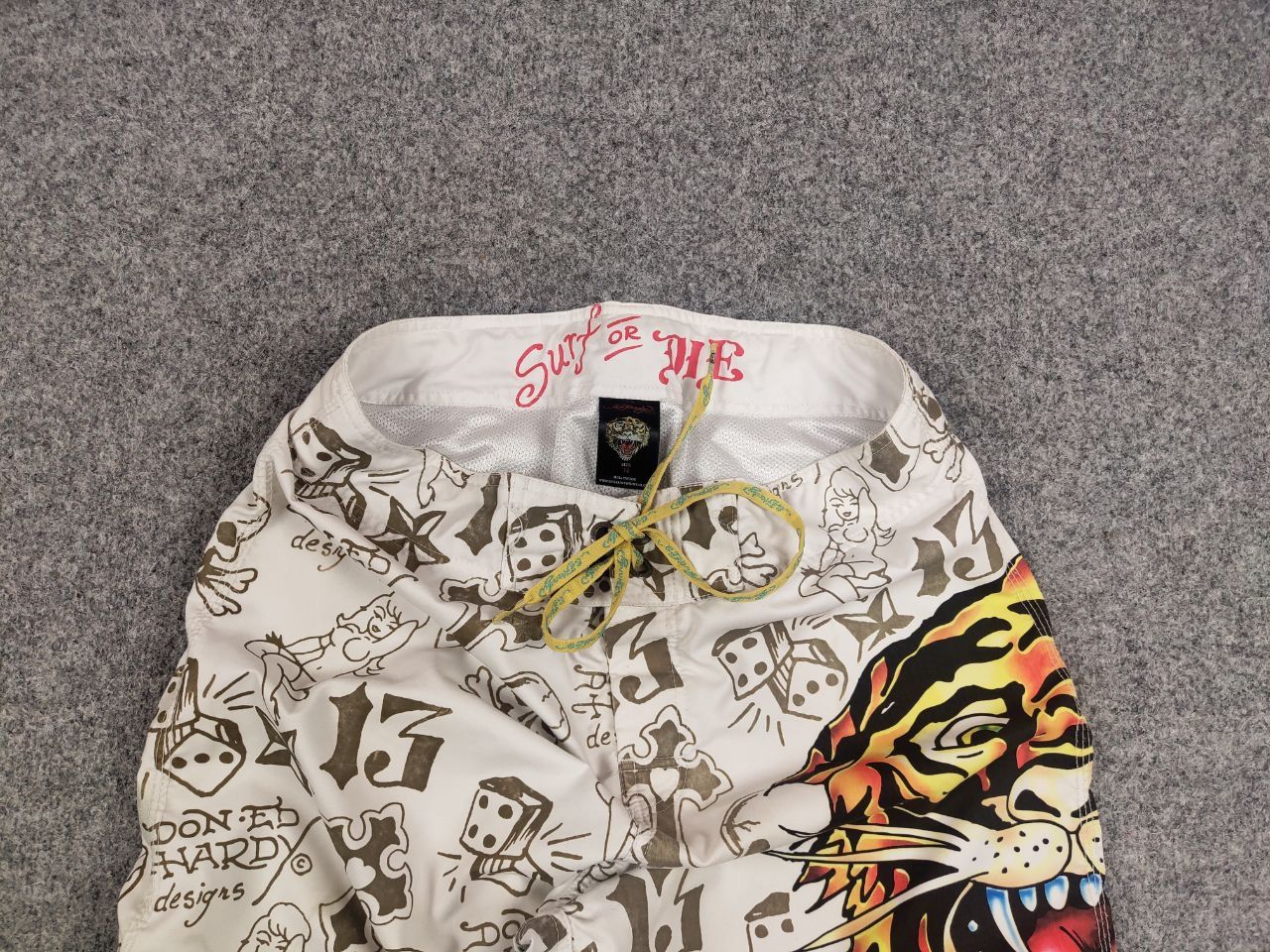 Ed Hardy Vintage Ed Hardy Los Angeles Tattoo Casual Shorts Y2K Style Size US 34 / EU 50 - 8 Thumbnail
