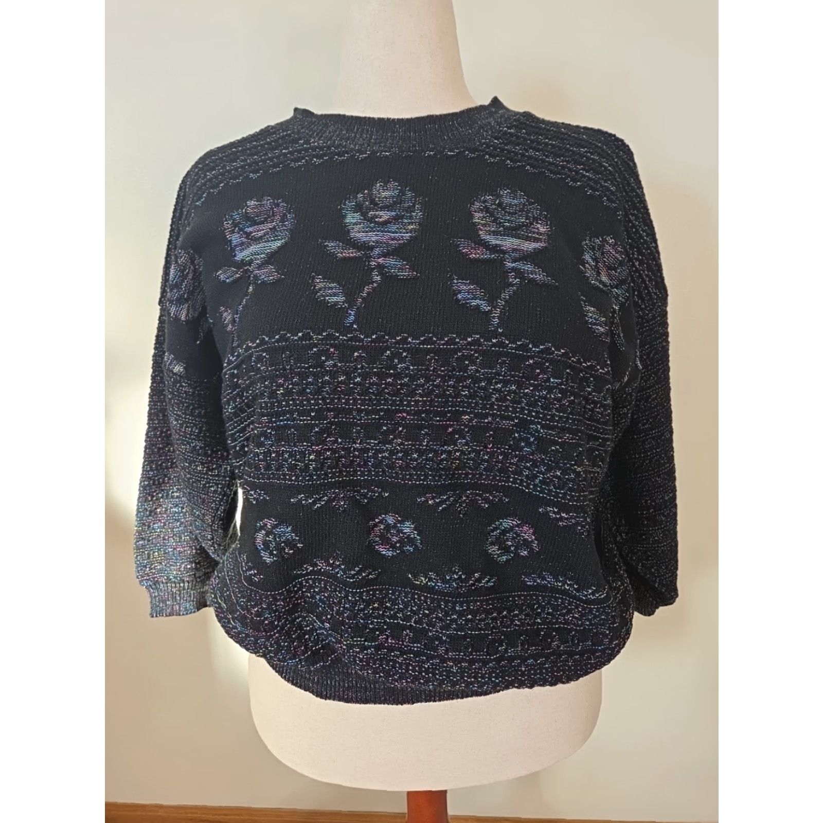 Vintage VINTAGE Women's Floral Sweater 3/4 Sleeve Black Knit Pullover Crew Neck L- Vintage Rose 90s Womens Sweater Size L / US 10 / IT 46 - 2 Thumbnail