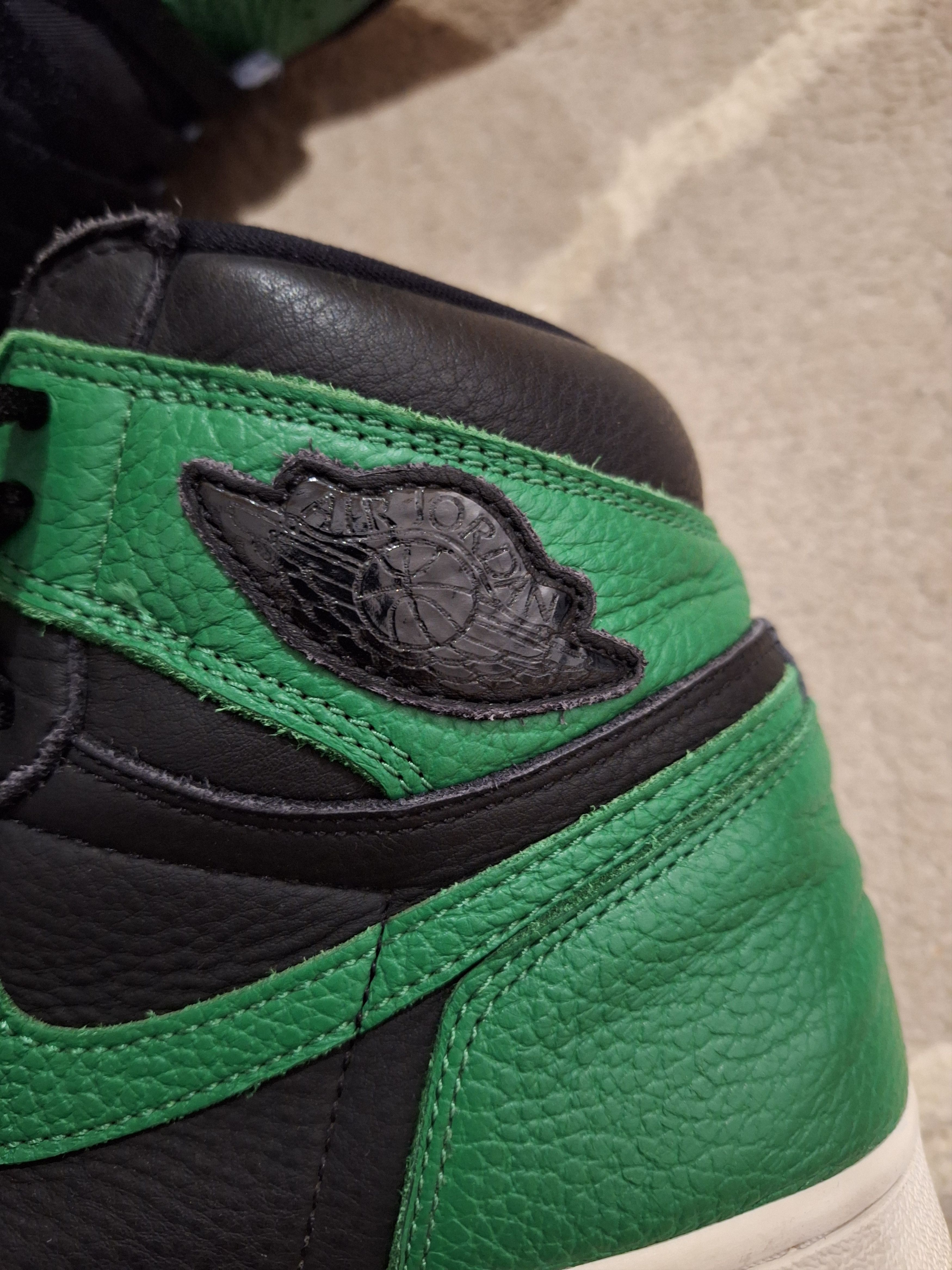 Jordan Brand Air Jordan 1 High Pine Green Size US 11 / EU 44 - 4 Thumbnail