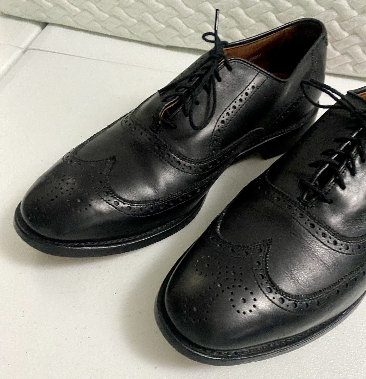 Allen Edmonds Allen Edmonds Chester 1903 Black Leather Wingtip Oxford 10 D Size US 10 / EU 43 - 12 Thumbnail