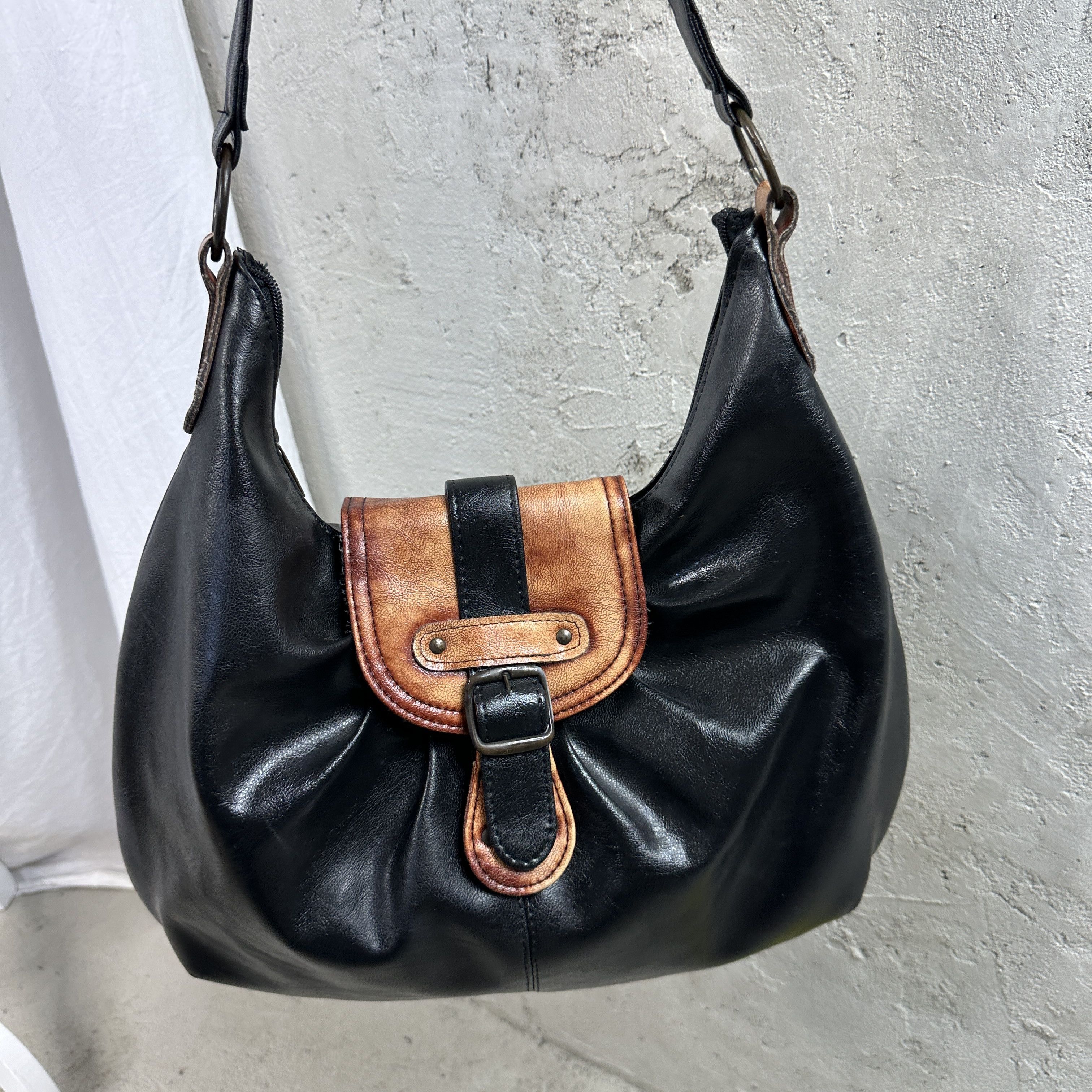 Vintage Vintage Avant Garde Preppy Old Money Hobo Bag 00s Size ONE SIZE - 4 Thumbnail