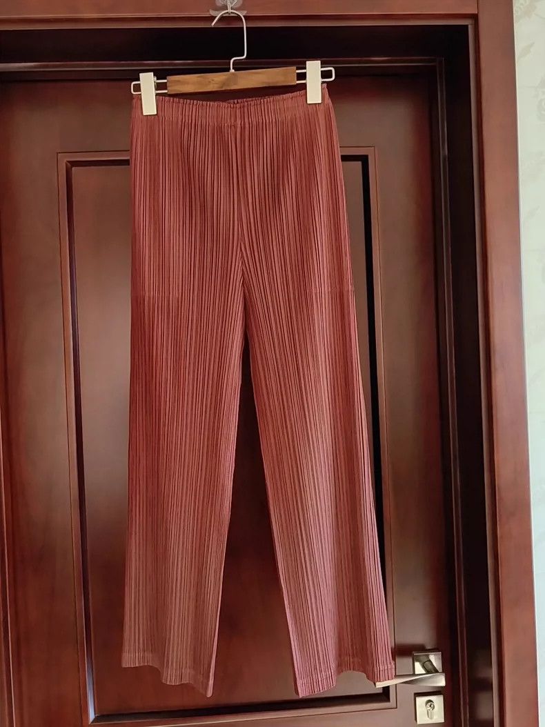 Issey Miyake Issey Miyake size:3 Angolan red pleated straight-leg pants Size 22" - 1 Thumbnail