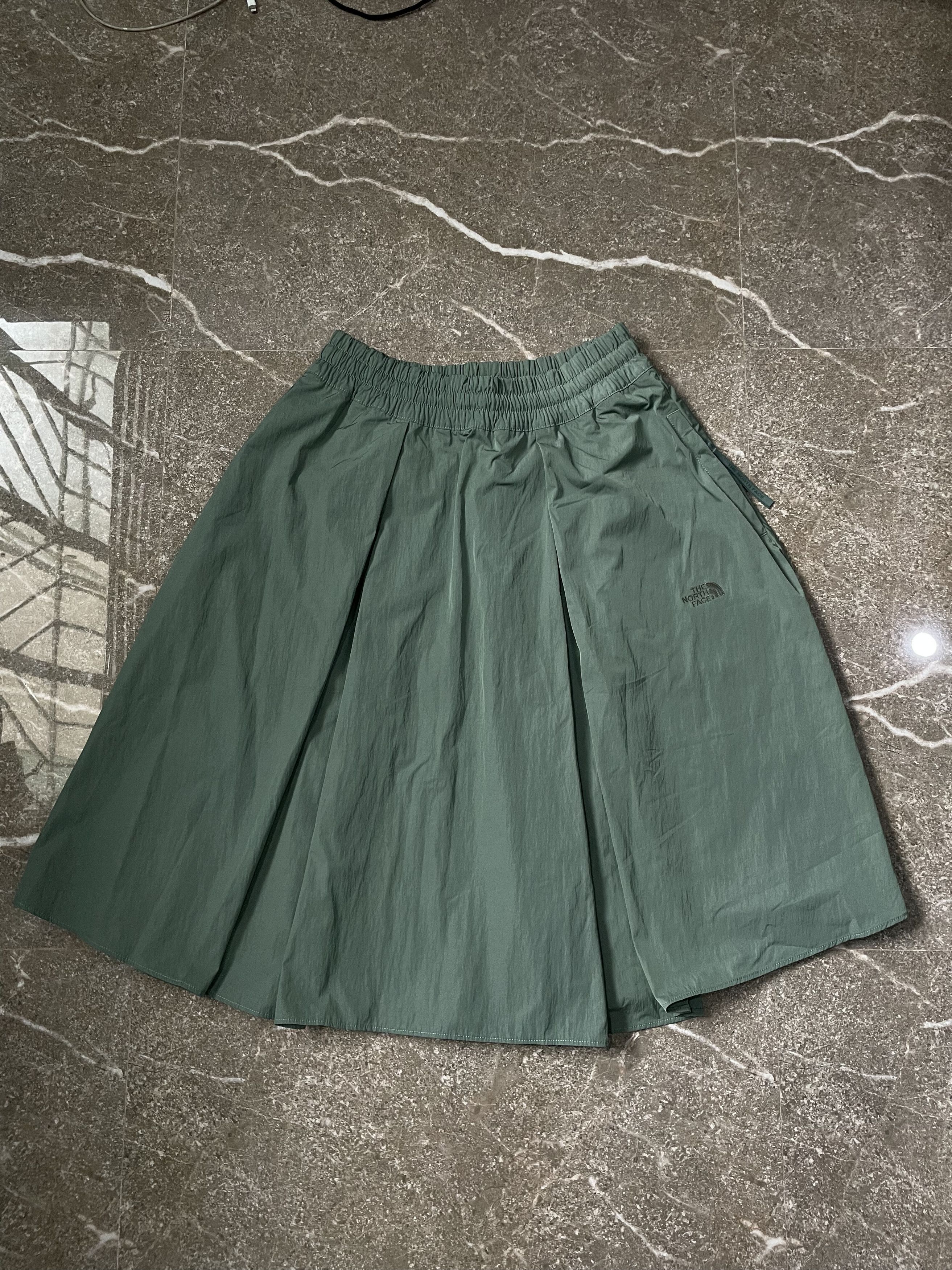 The North Face THE NORTH FACE Urban Exploration Casual Long Skirt Size 27" / US 4 / IT 40 - 1 Thumbnail