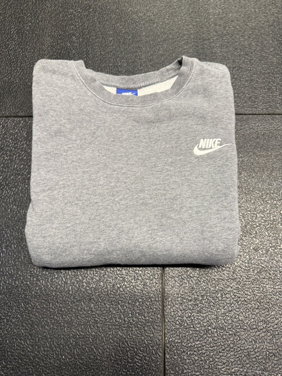 Nike Nike Grey Men’s Crewneck Sweatshirt - Classic Fit Size US M / EU 48-50 / 2 - 2 Thumbnail