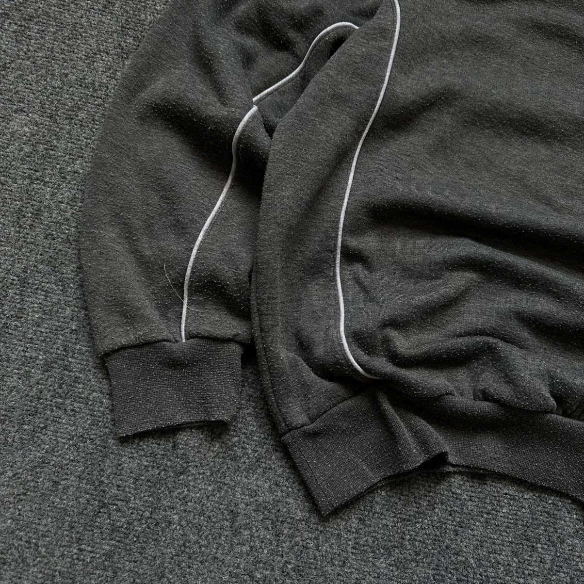 If Six Was Nine VTG Umbro Sweatshirt Small Logo Size L Y2K 00s USA Hype Tren Size US L / EU 52-54 / 3 - 6 Thumbnail