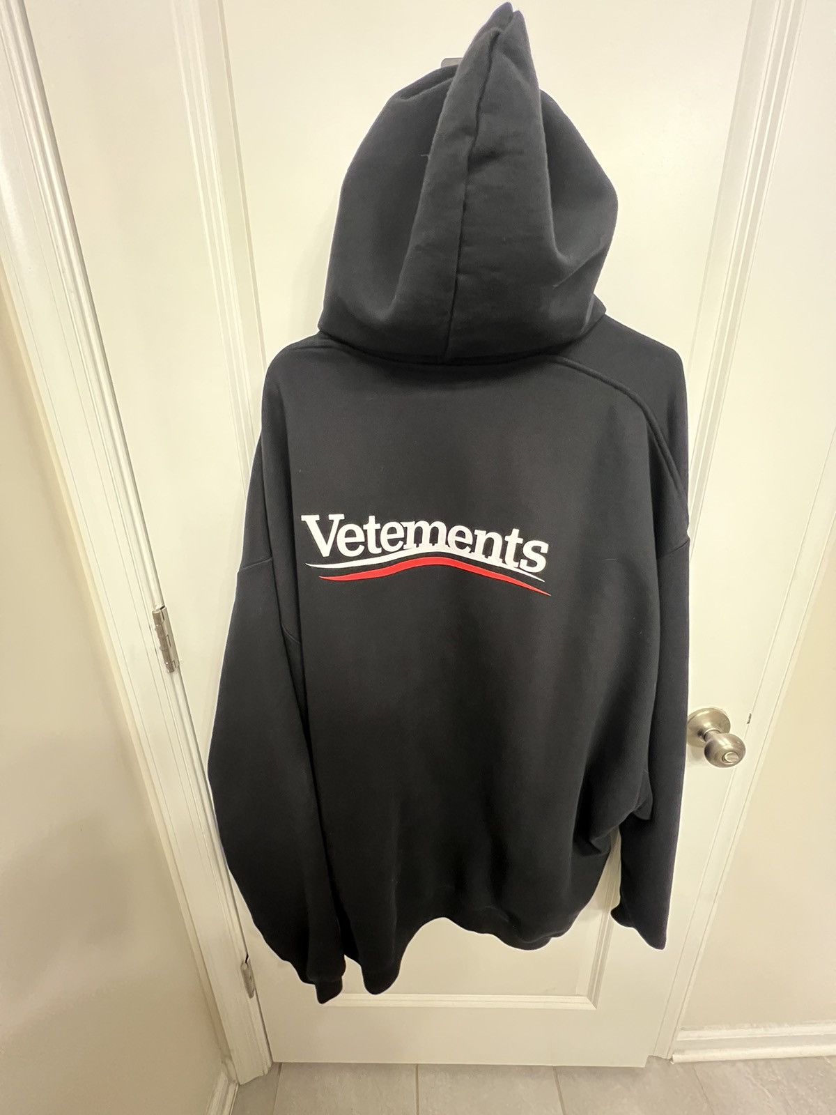 Vetements Vetements Political Logo Rare Find Size US M / EU 48-50 / 2 - 1 Thumbnail