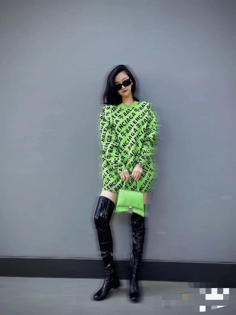 Balenciaga Balenciaga Ox Year Limited Edition Green Full Logo Sweater Size US XS / EU 42 / 0 - 6 Thumbnail