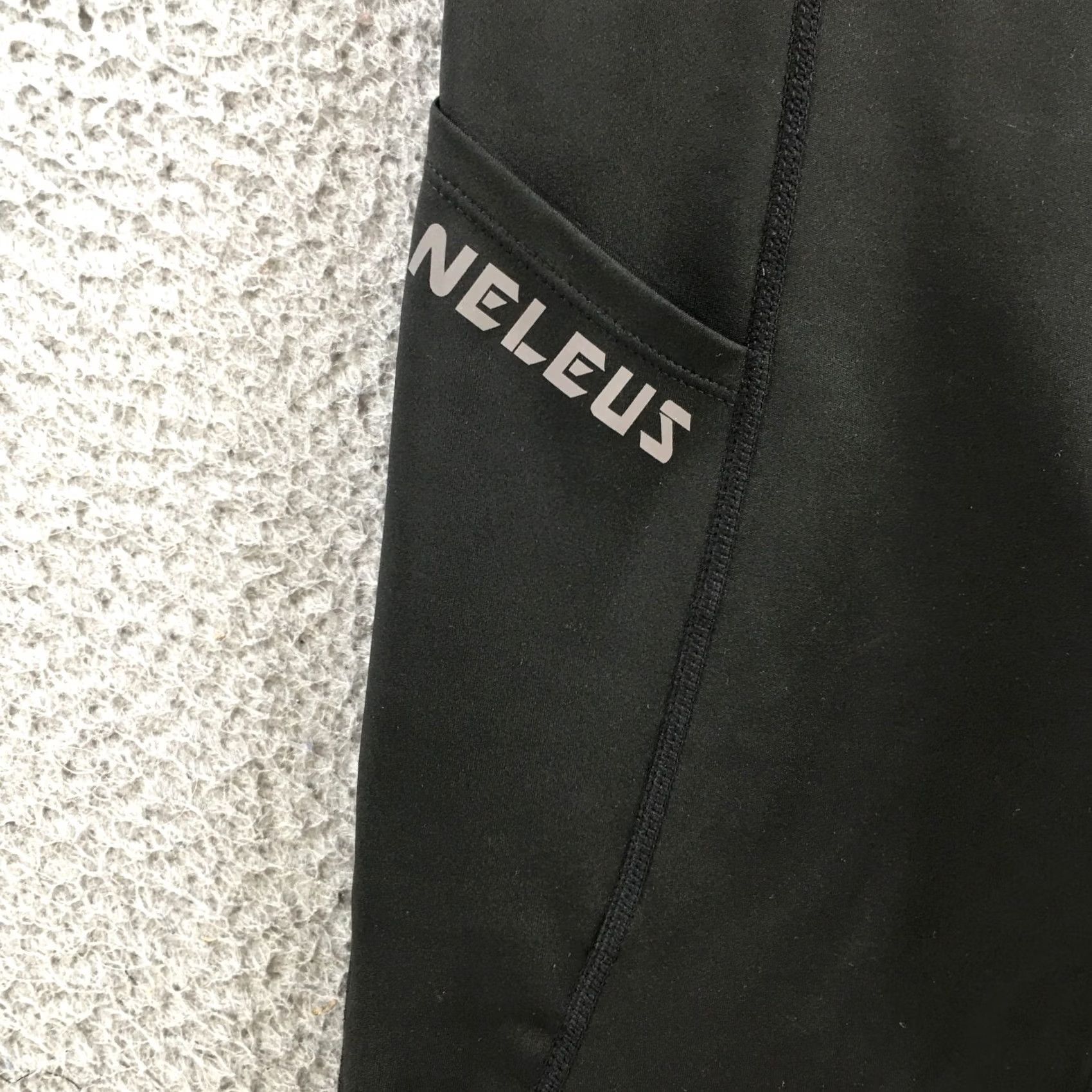 Vintage Neleus Capri Yoga Leggings Womens S Black Tummy Control High Waist Pockets Size 28" / US 6 / IT 42 - 4 Thumbnail
