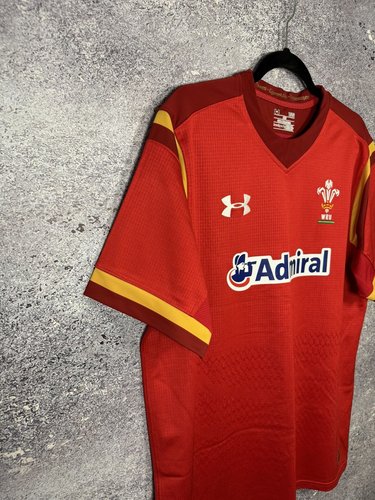 Under Armour Men’s Rugby Union Wales 2015/16 Home Under Armour Jersey Size US L / EU 52-54 / 3 - 5 Thumbnail