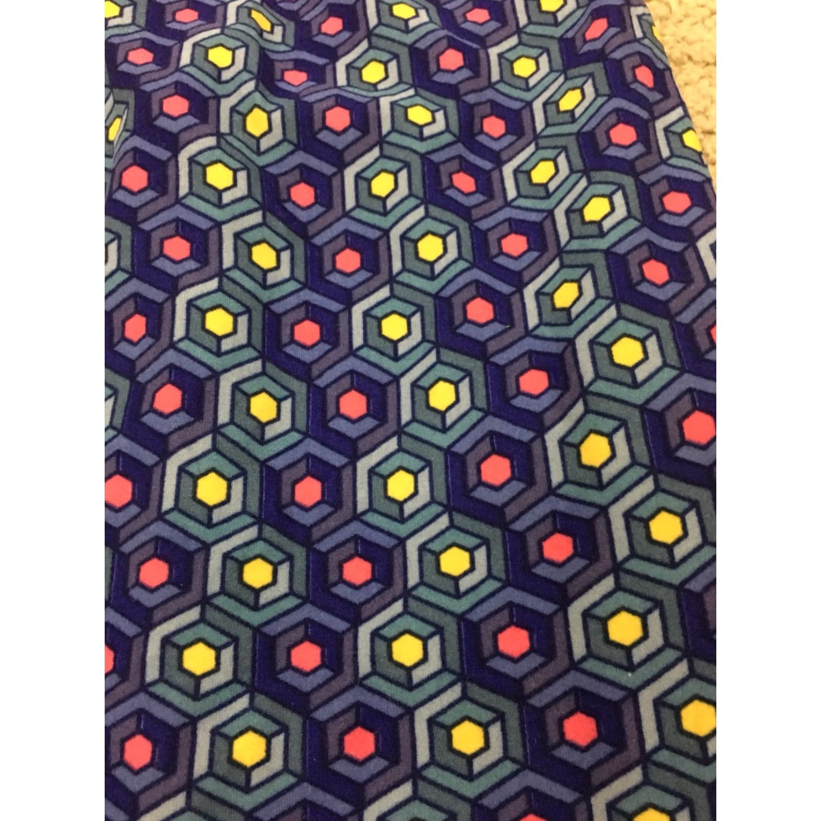 Vintage VINTAGE LuLaRoe One Size Women's OS Leggings Purple Geometric Size 42" / US 20 - 2 Thumbnail