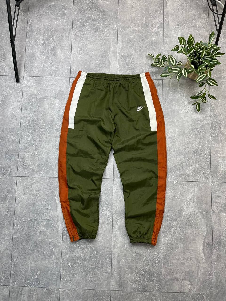 Nike reissue woven track pants best sale