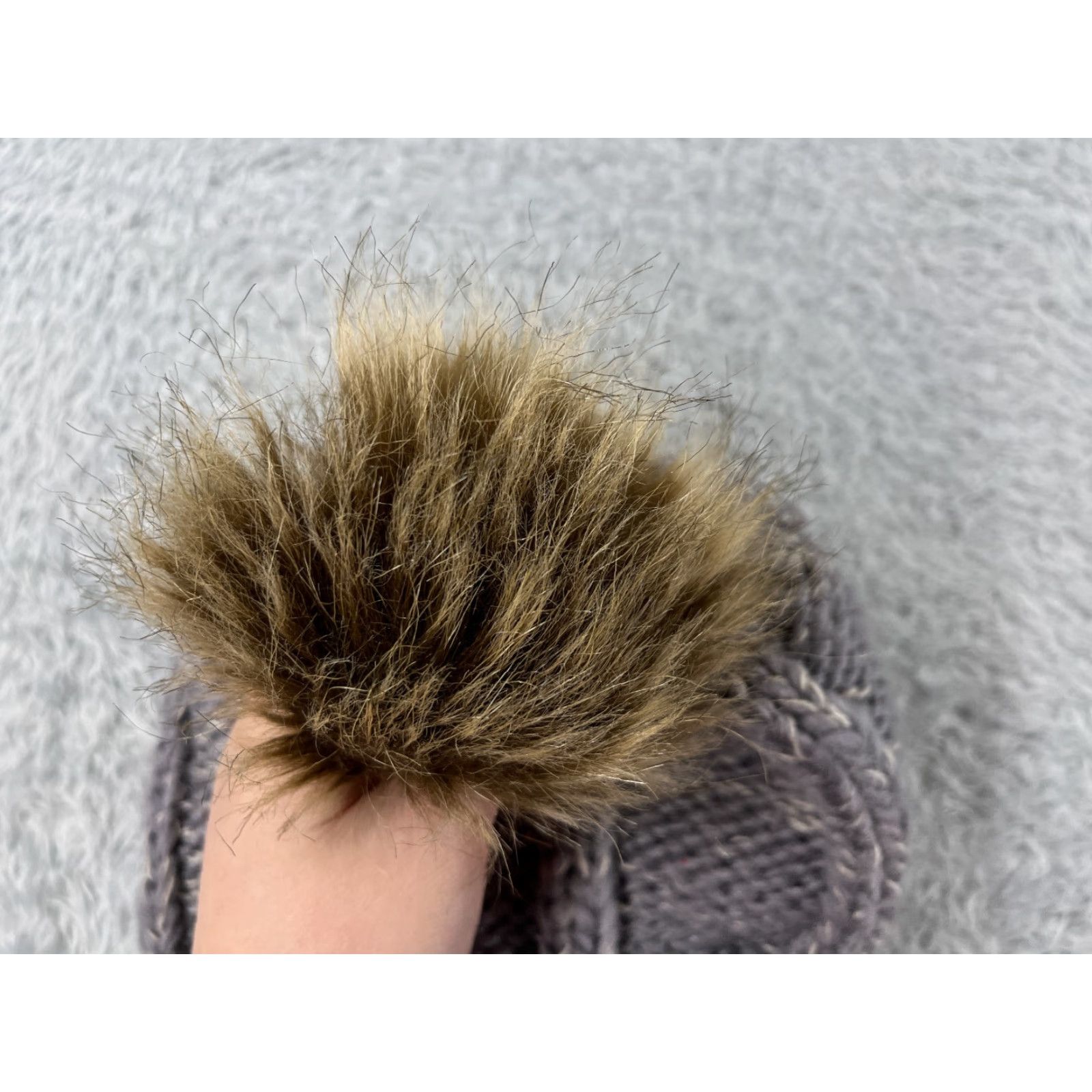 Vintage Unbranded Beanie Womens Knit Gray 100% Polyester Faux Fur Snow Ski Pom Pattern: Solid One Size Size ONE SIZE - 3 Thumbnail