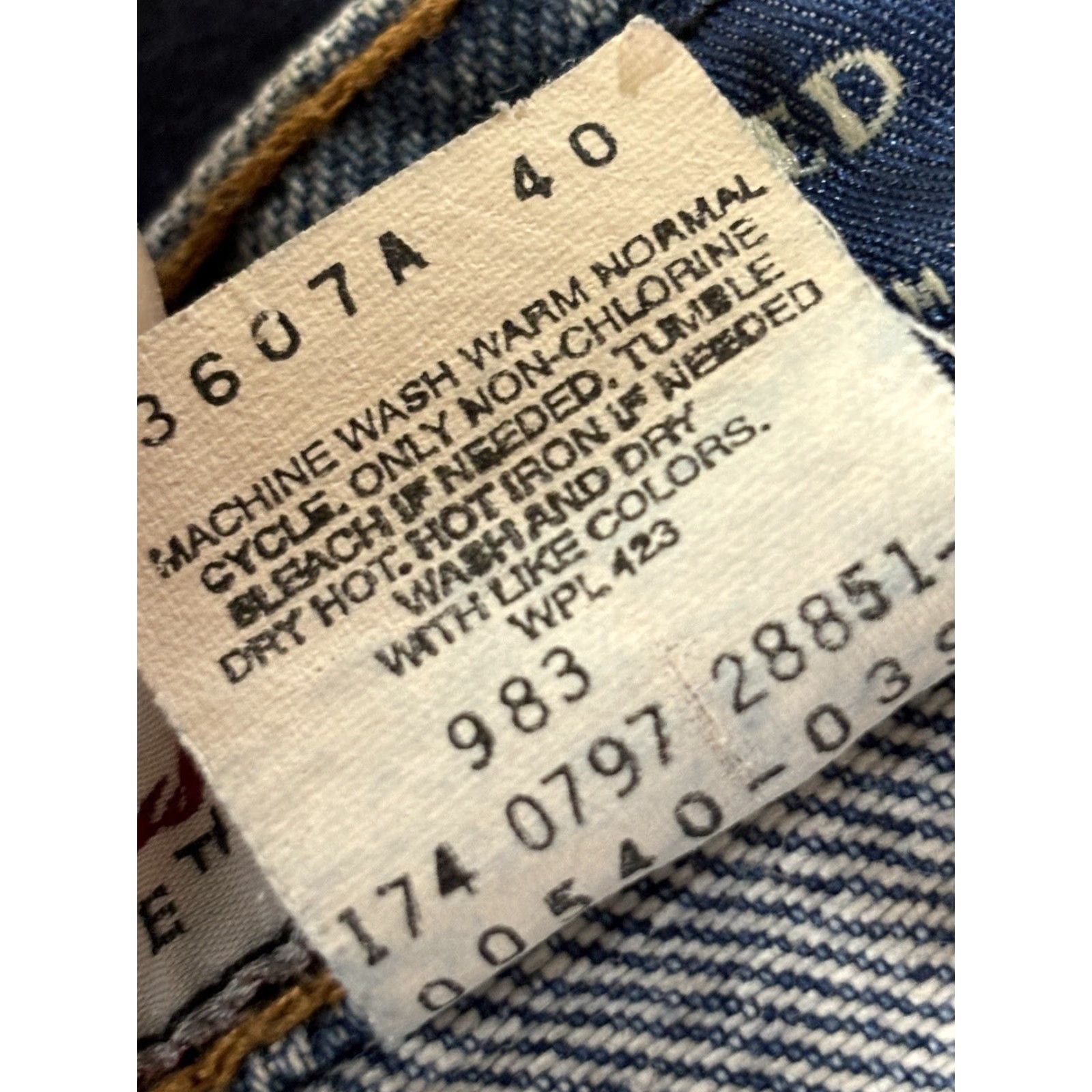 Levi's VINTAGE Levi's 540 Jeans Men 44x32 Regular Denim 90s Straight Relaxed Fit 1997 Size US 44 / EU 60 - 7 Thumbnail
