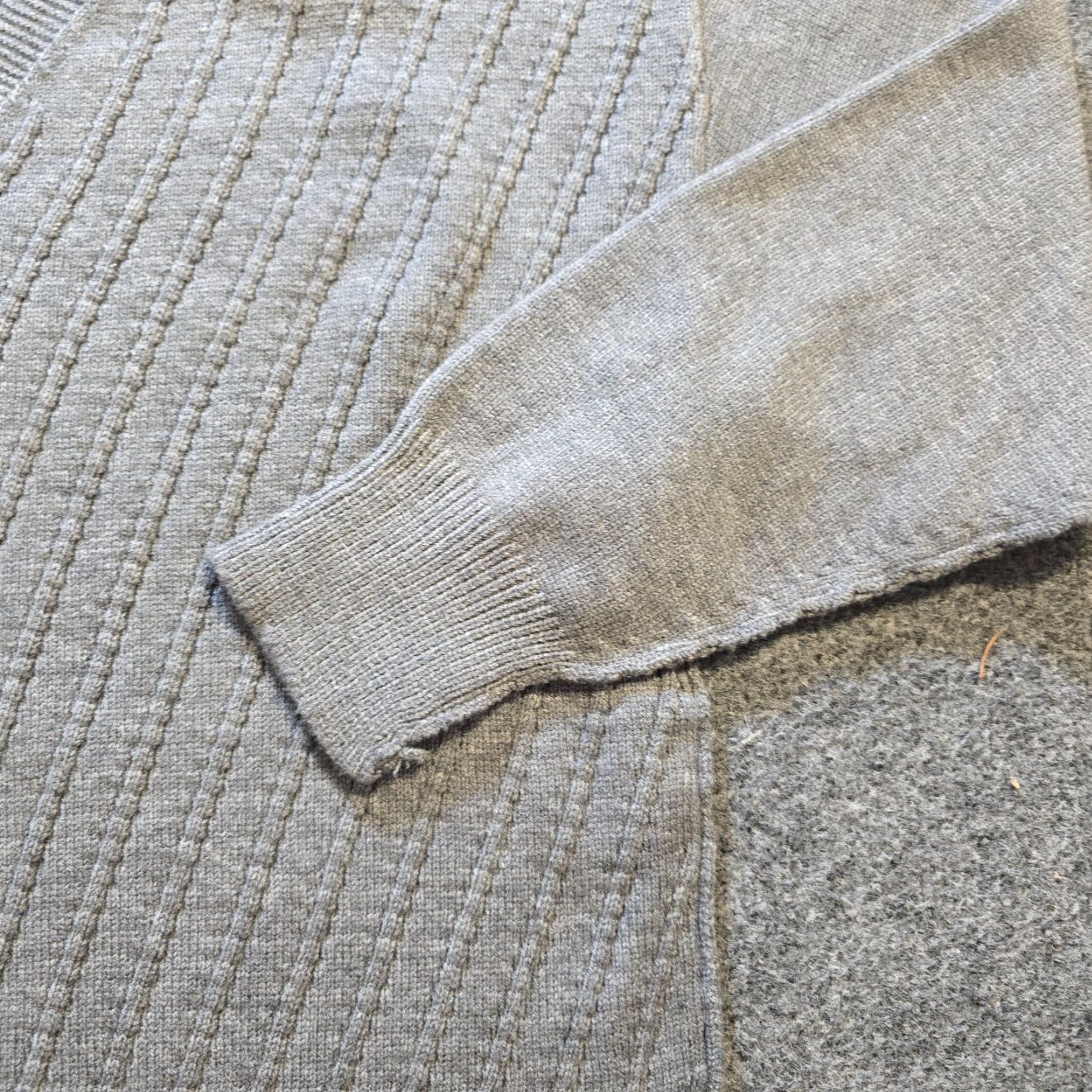 Vintage Tempo Paris Sweater Womens Size M Gray V Neck Long Sleeve Boxy Casual Pullover Knit Polyester KnitStyle Tight-Knit Size M / US 6-8 / IT 42-44 - 4 Thumbnail