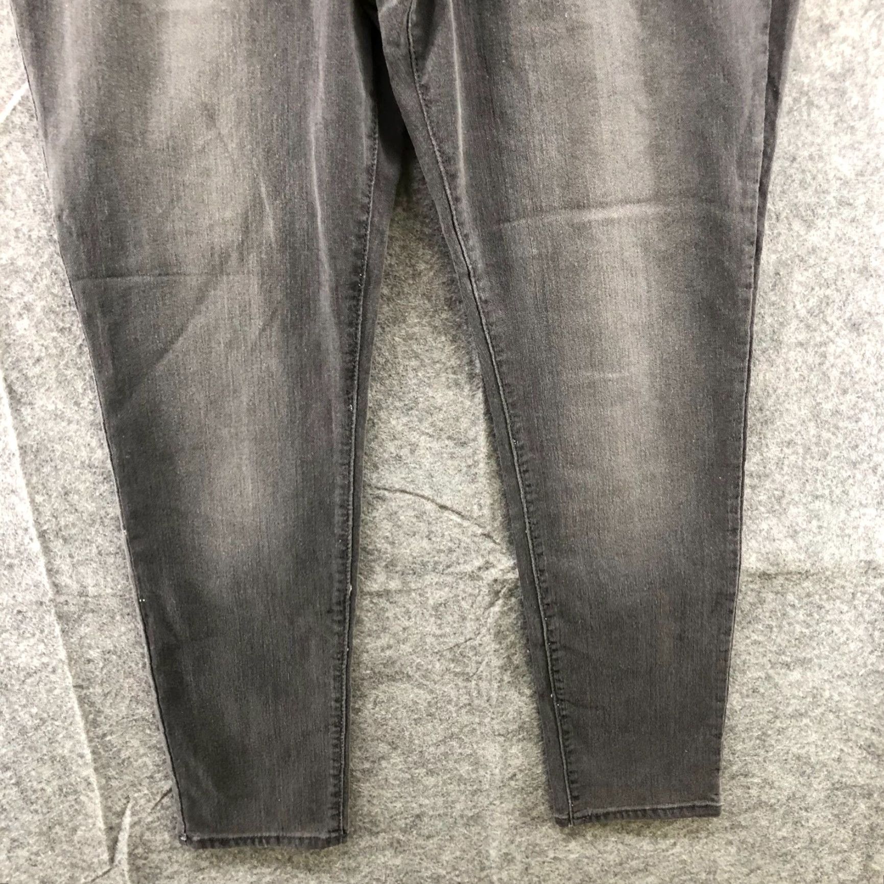 Old Navy Old Navy Jeans Womens 10P Gray Mid Rise Skinny Super Skinny 5-Pocket Cotton Blend Denim NWT/NWT (NWT) Size 32" / US 10 / IT 46 - 4 Thumbnail