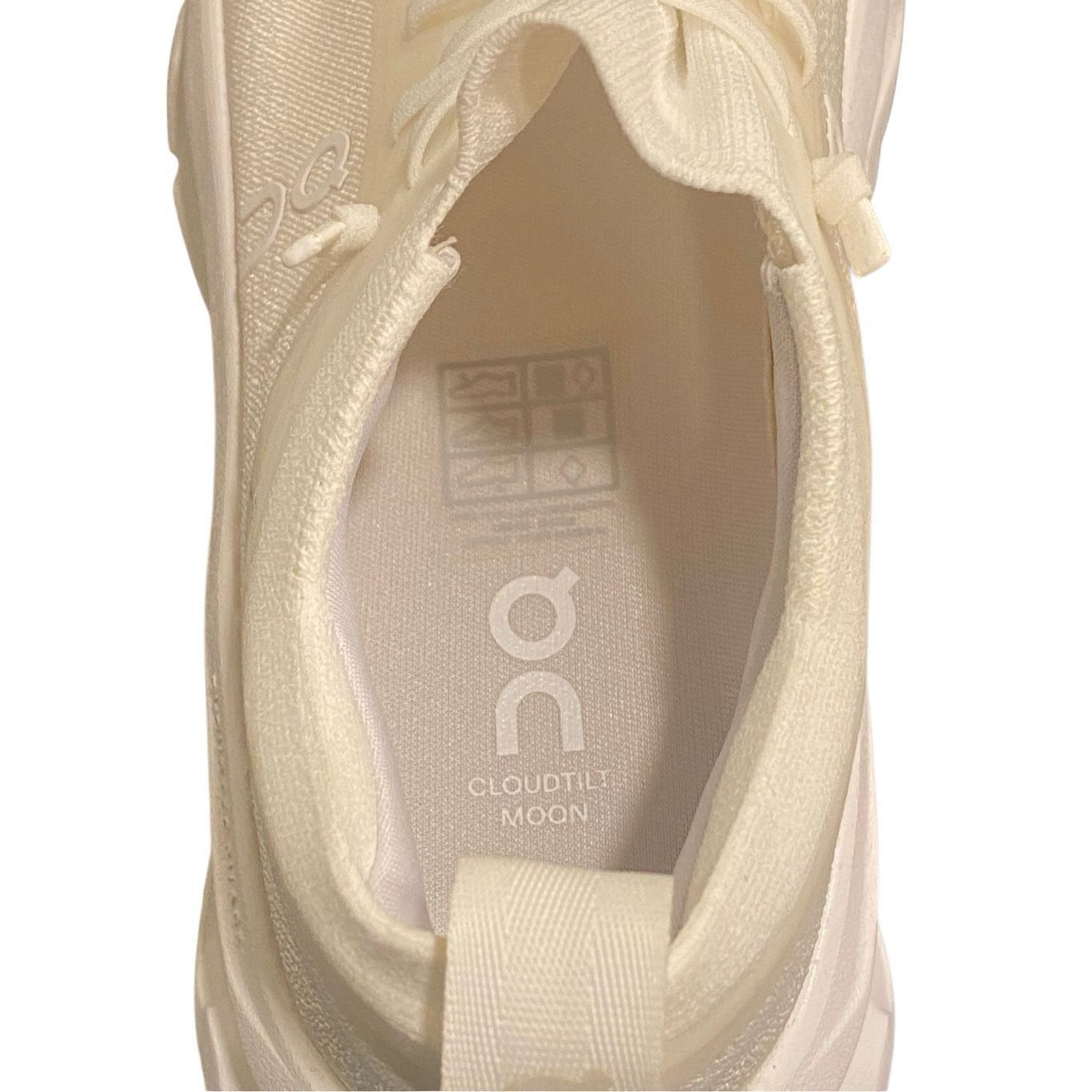 On ON X Zendaya Cloudtilt Moon Sneaker in White Size 5 NIB Size US 5 / IT 35 - 7 Thumbnail
