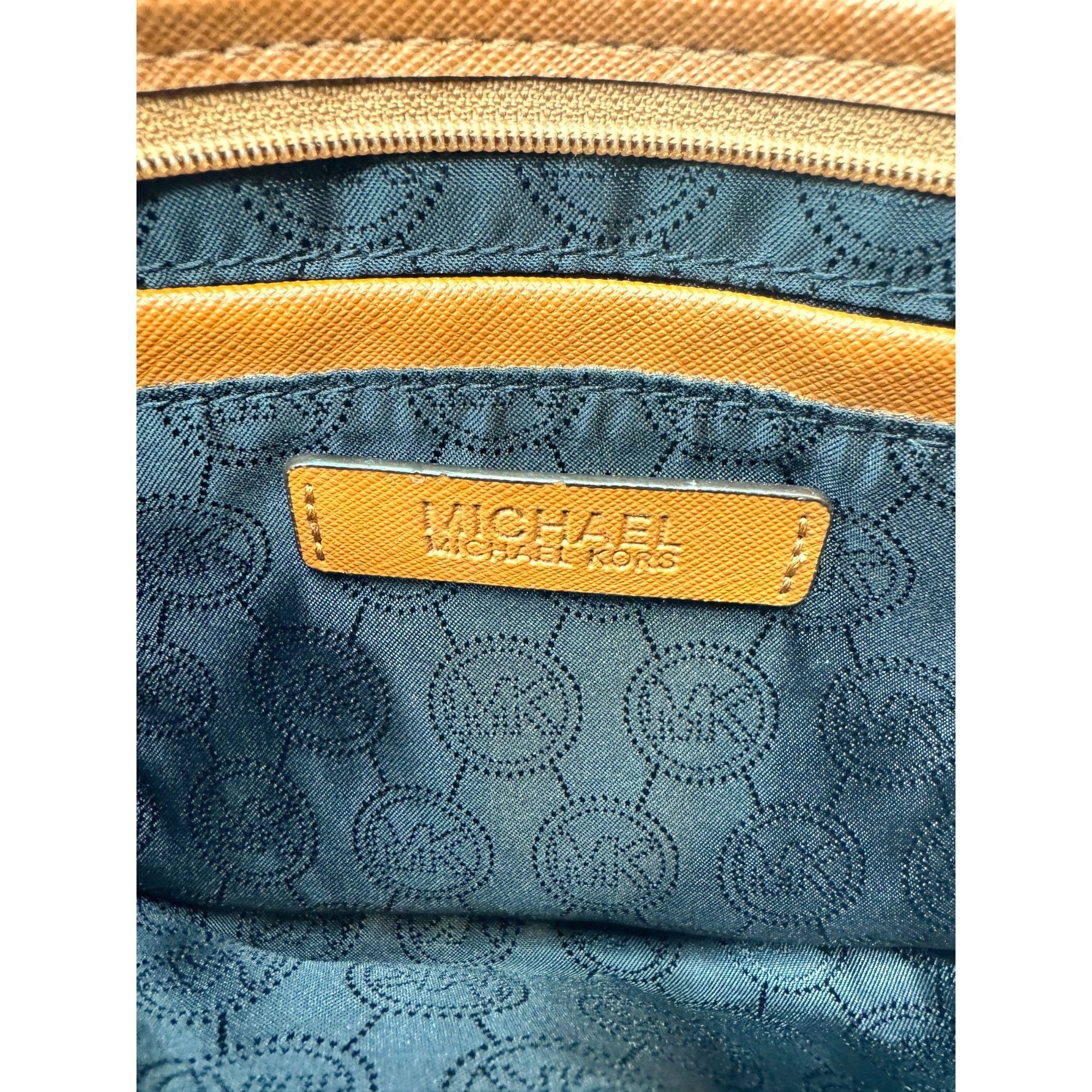 Michael Kors Michael Kors Kempton Black Nylon Wristlet Gold Tone Hardware Size ONE SIZE - 7 Thumbnail