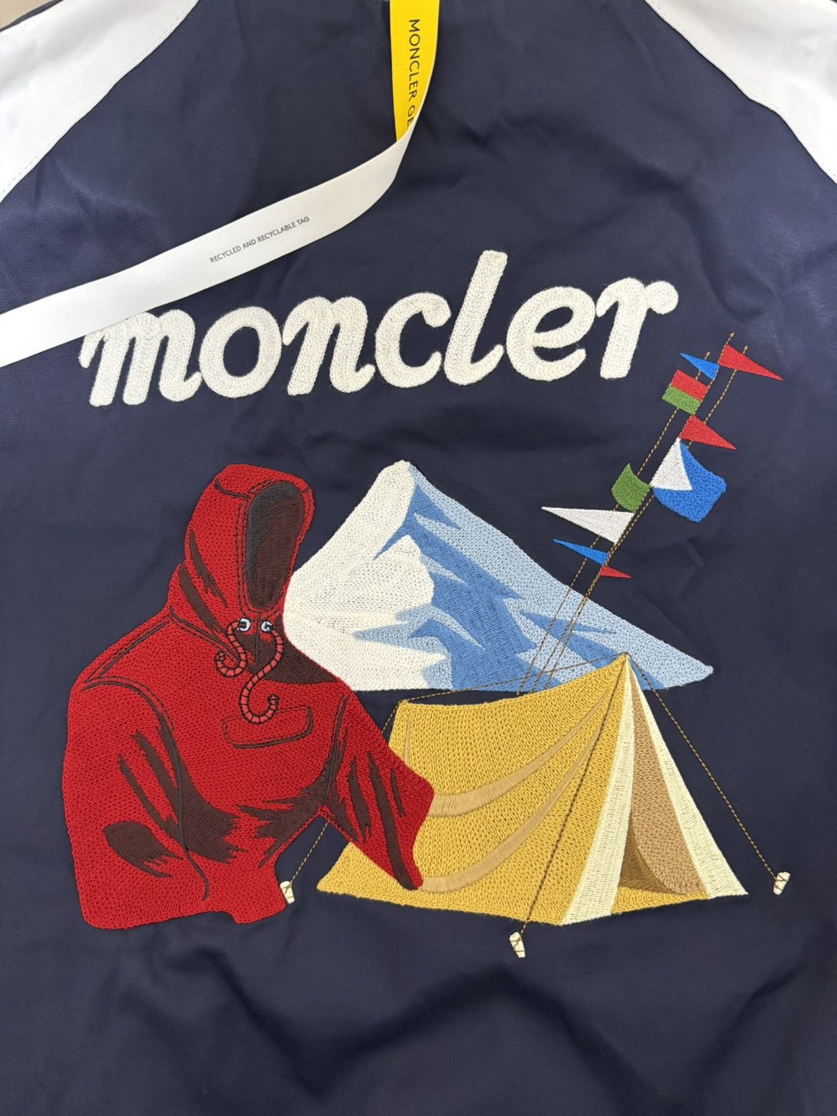 Moncler MONCLER GENIUS Mercedes-Benz by NIGO White Navy Reversible Size US L / EU 52-54 / 3 - 6 Thumbnail