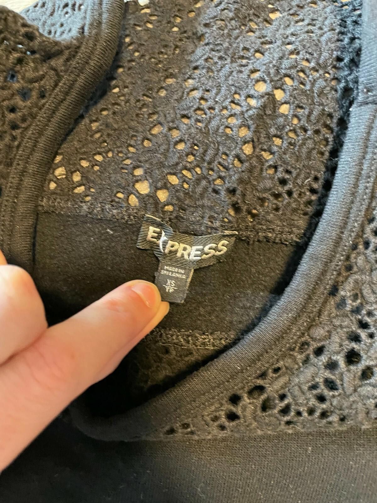 Express Express women's black sweater (Size: XS) Size XS / US 0-2 / IT 36-38 - 2 Thumbnail