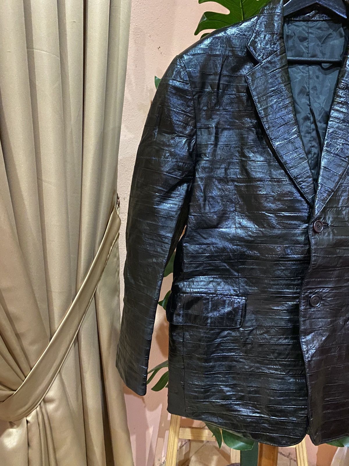 Other Vintage Glossy Black Faux Leather Blazer Jacket - Unisex Size US L / EU 52-54 / 3 - 5 Thumbnail