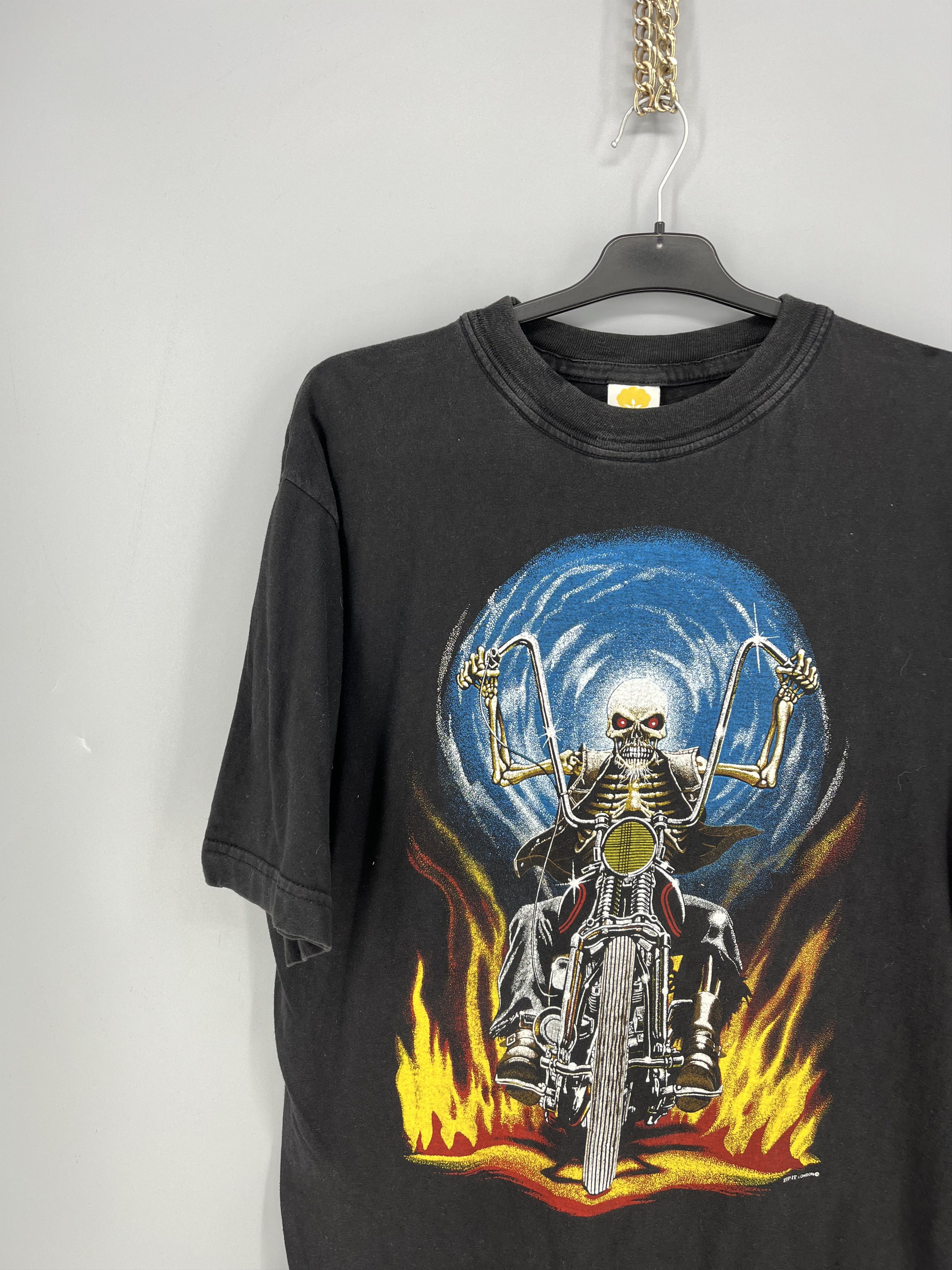 Vintage Vintage Zip It London Skull Motorcycle Graphic T-Shirt Size US XL / EU 56 / 4 - 4 Thumbnail