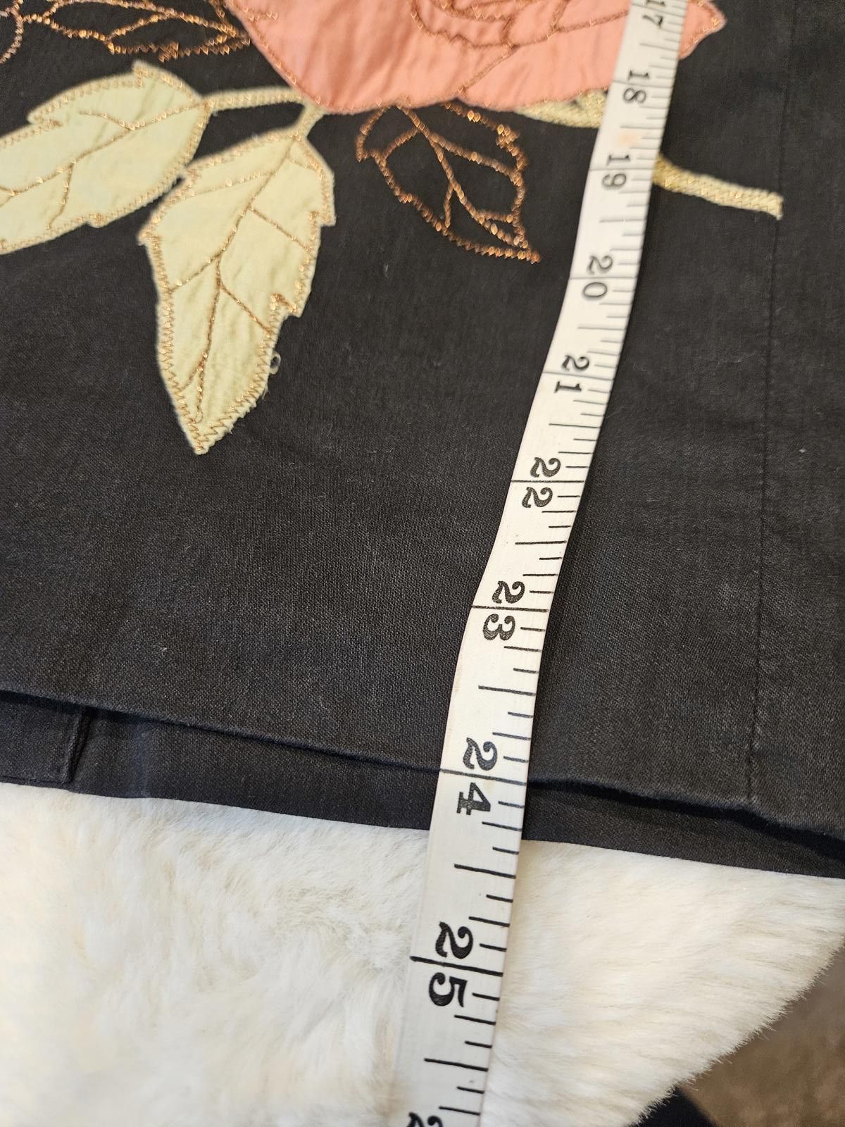 Designer Doncaster Black Skirt with Floral Embroidery (early 2000's) Size 28" / US 6 / IT 42 - 9 Thumbnail