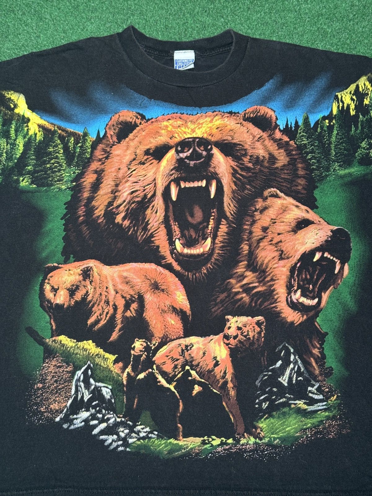 Vintage Vintage Grizzly Bear Brown Bear Aop 90s 25x29 Boxy T Shirt Size US XXL / EU 58 / 5 - 2 Thumbnail