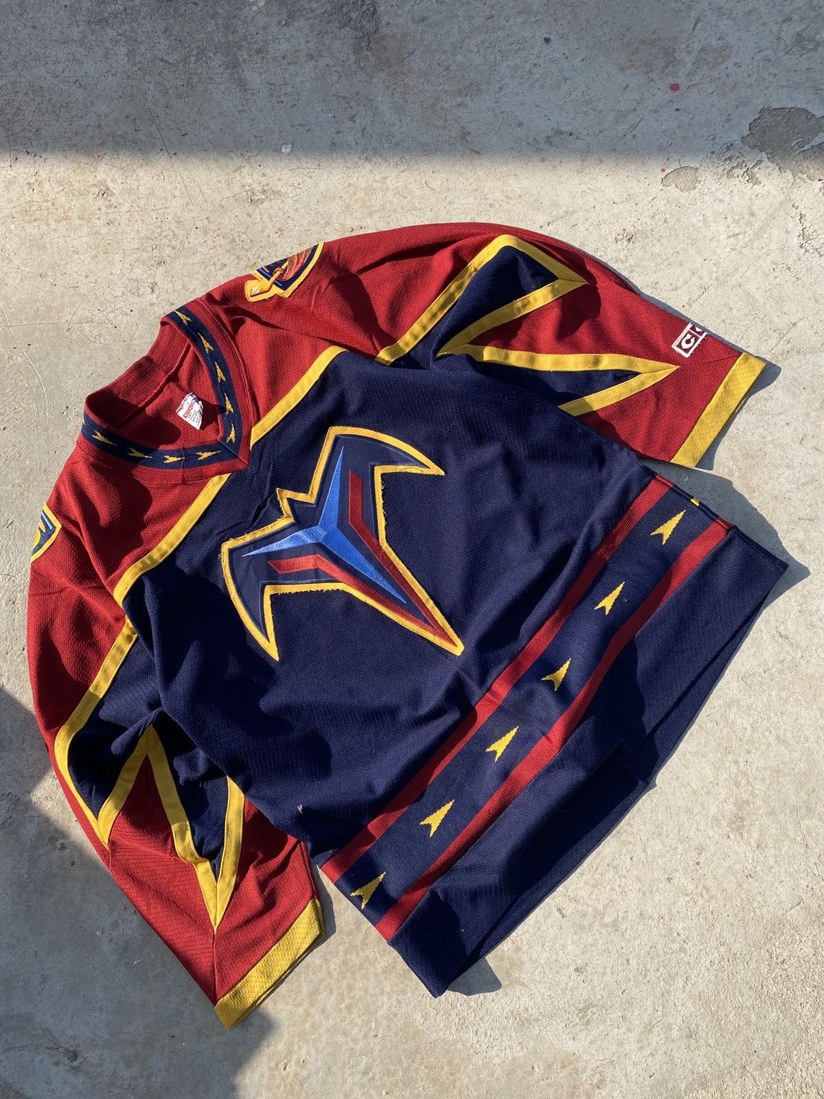 Ccm × Vintage Vintage Atlanta Thrashers Pro Player Hockey Jersey Size US M / EU 48-50 / 2 - 3 Thumbnail