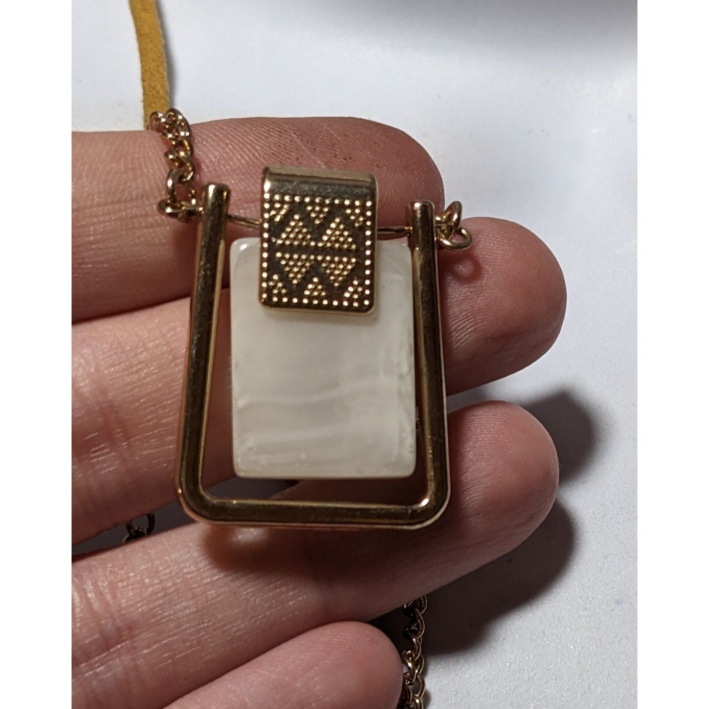 Other Unique Stone Swivel Gold Suede Pendant Necklace Size ONE SIZE - 6 Thumbnail