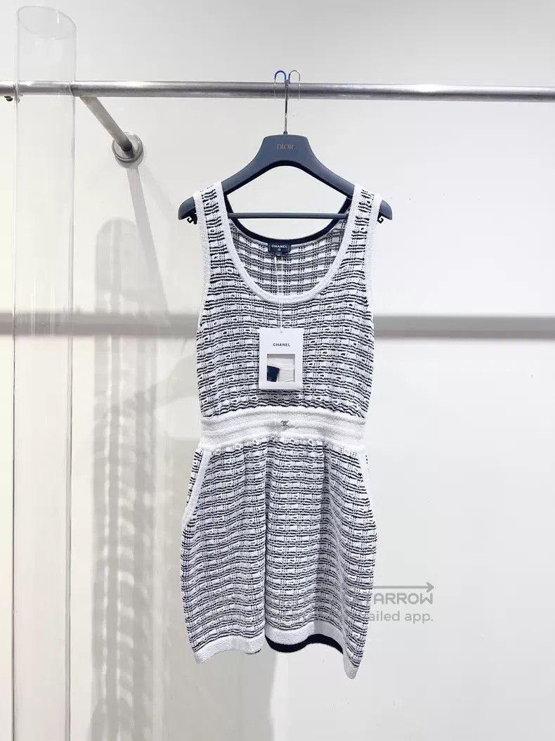 Chanel Chanel 25P knitted dress Size XS / US 0-2 / IT 36-38 - 1 Thumbnail