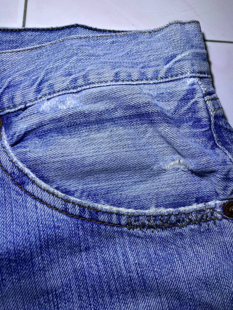 Polo Ralph Lauren polo jeans ralph lauren light wash denim nice design Size US 36 / EU 52 - 8 Thumbnail