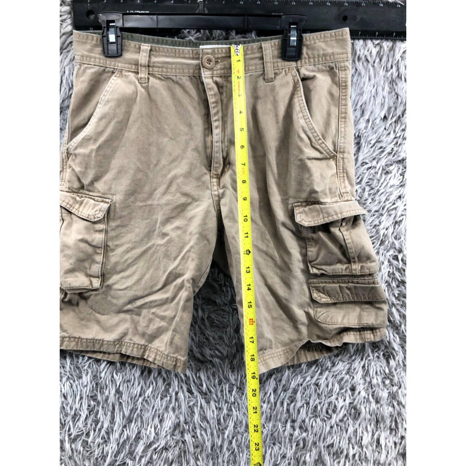 MILLY VINTAGE Old Mill Cargo Shorts Mens Size 32 Mid Rise Medium Wash Beige Flaw? Size US 32 / EU 48 - 3 Thumbnail