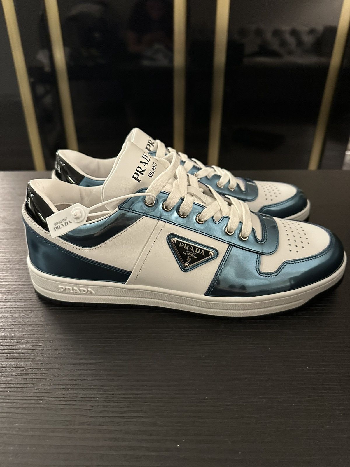 スニーカー PRADA Two-tone leather Downtown sneakers (2EE3643LKG F0A8Z) Prada Downtown Sneakers In Leather | italist
