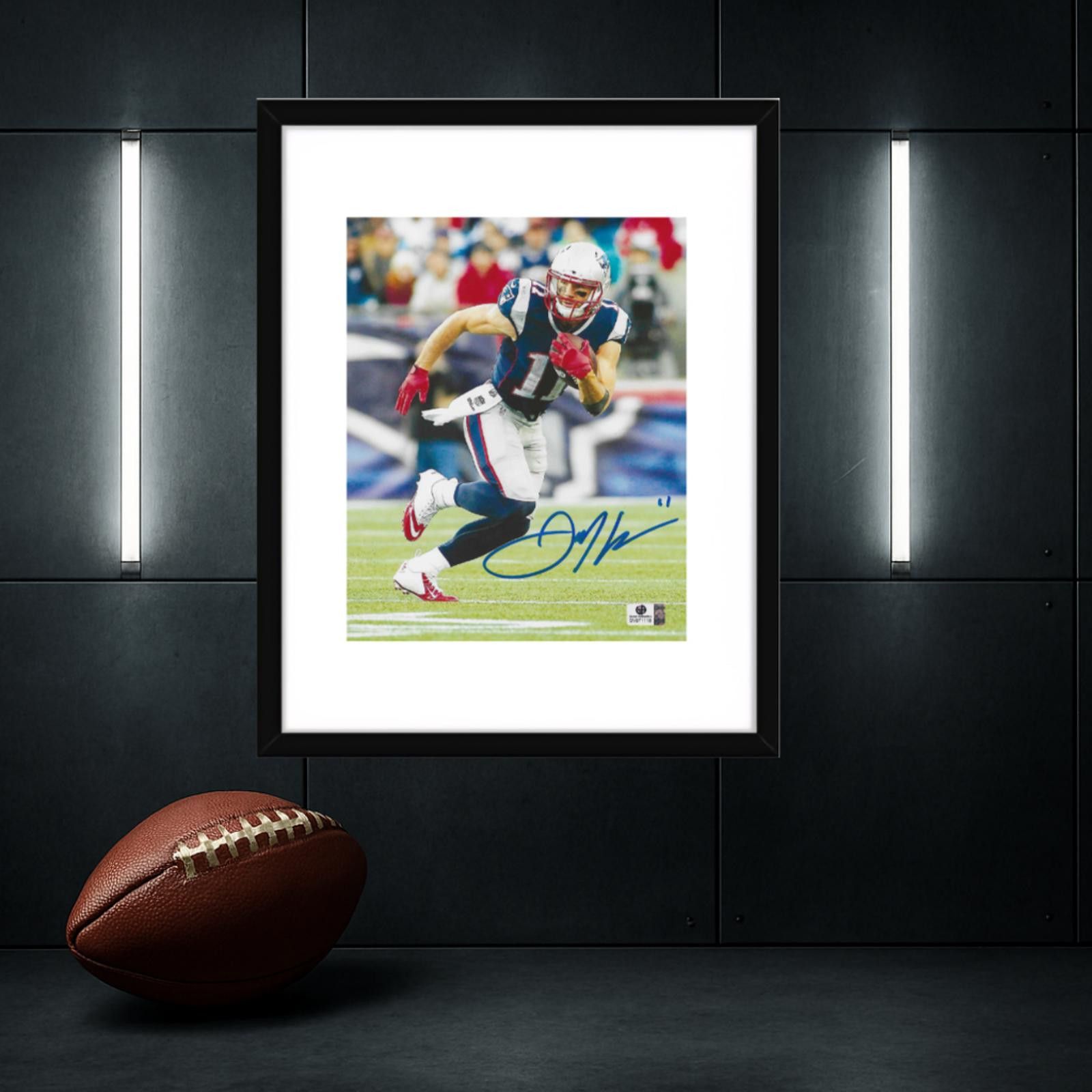 Other Julian Edelman Patriots Autographed 8x10 Photo coa W/Frame Size ONE SIZE - 1 Thumbnail