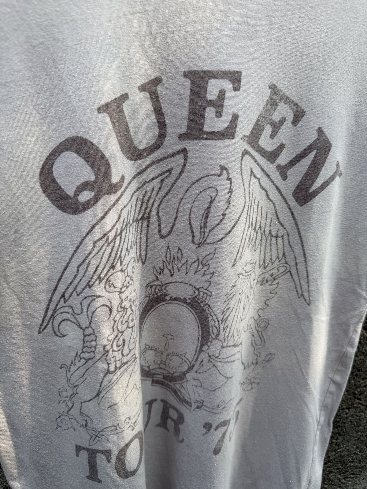 Vintage Trashed Queen “Tour ’75” Graphic Tee - distressed a- erd Size US S / EU 44-46 / 1 - 2 Thumbnail