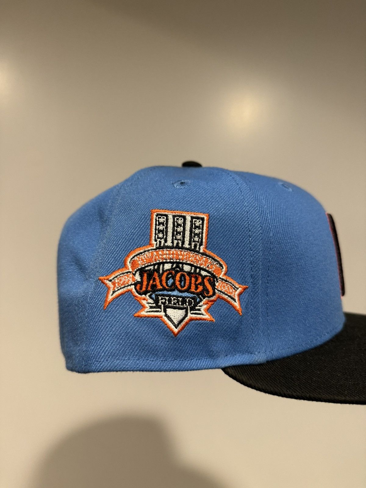 Hat Club × MLB × New Era Hatclub Exclusive Cleveland Indians Cavaliers crossover 3/8 Size ONE SIZE - 2 Thumbnail