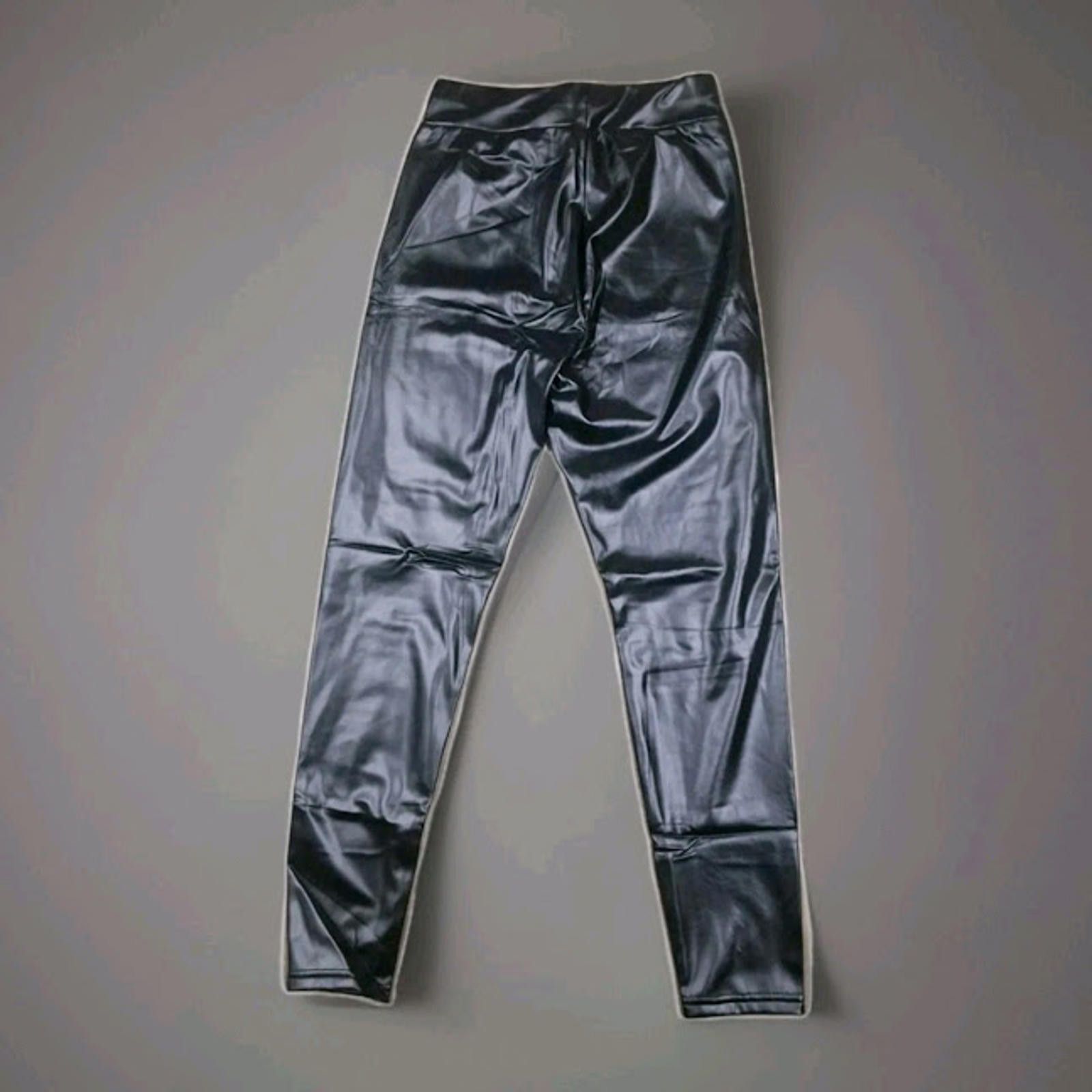 The Unbranded Brand Womens Medium Black Vegan Leather Pants Med Size 32" / US 10 / IT 46 - 2 Thumbnail
